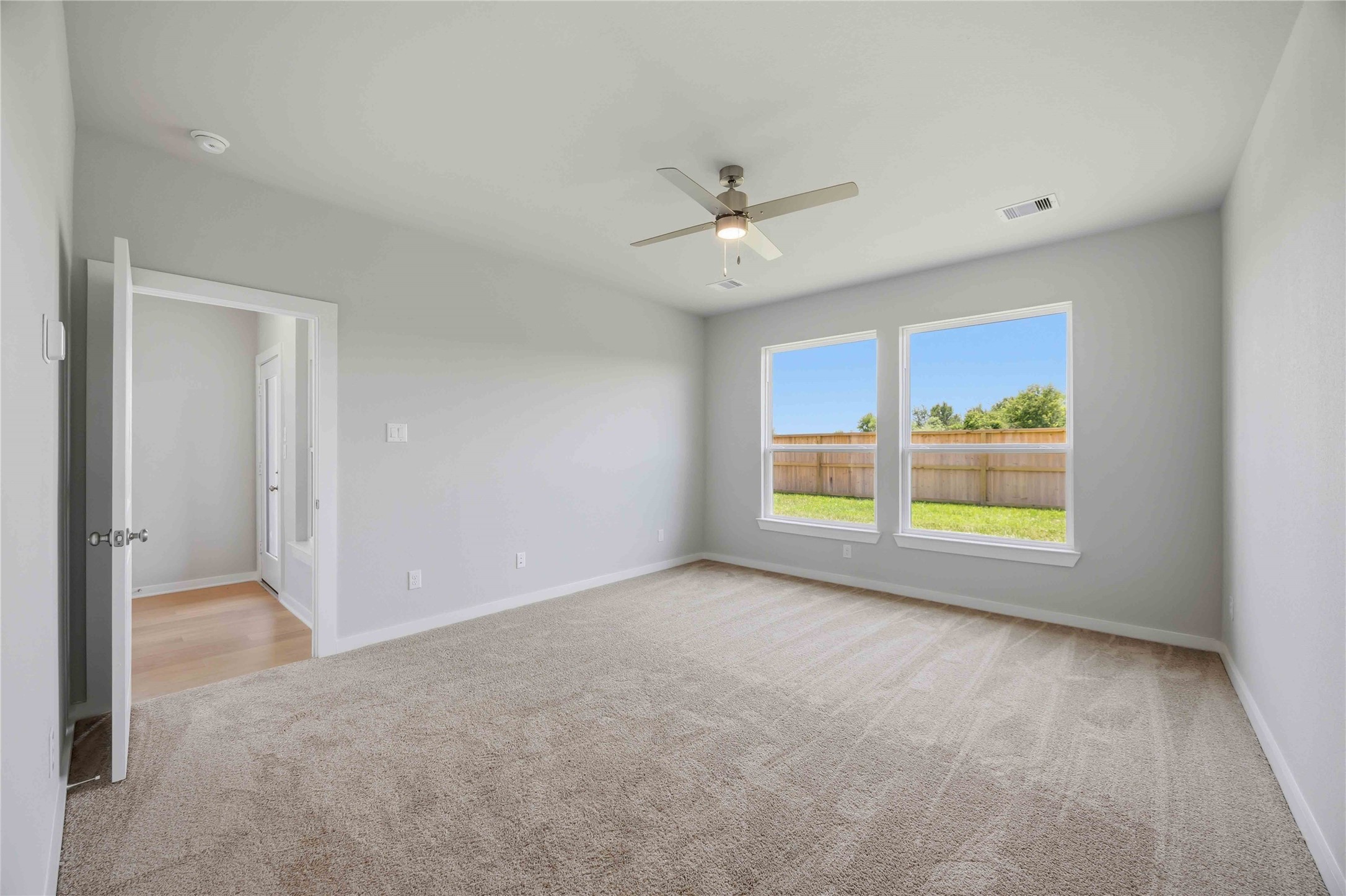 806 Mockingbird Passage Drive Property Photo 19