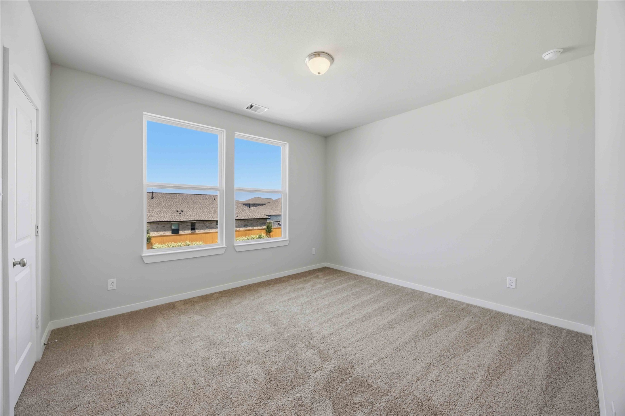 806 Mockingbird Passage Drive Property Photo 32