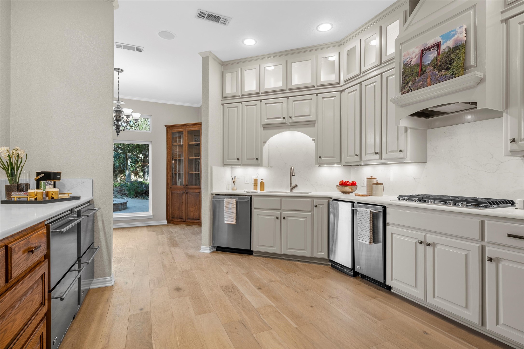 3740 Chimney Ridge Drive Property Photo 2