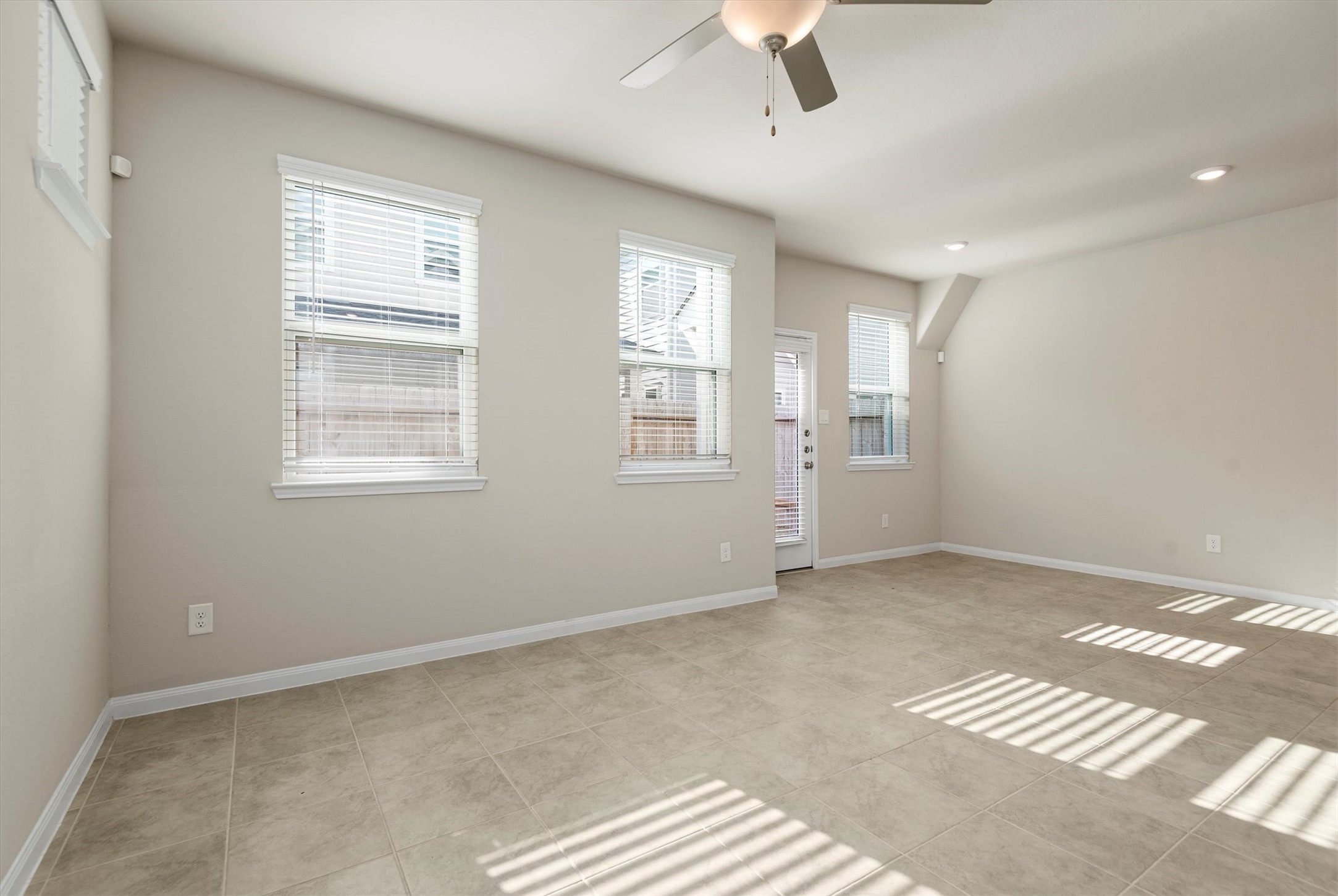 1520 Parkland Oak Drive Property Photo 6