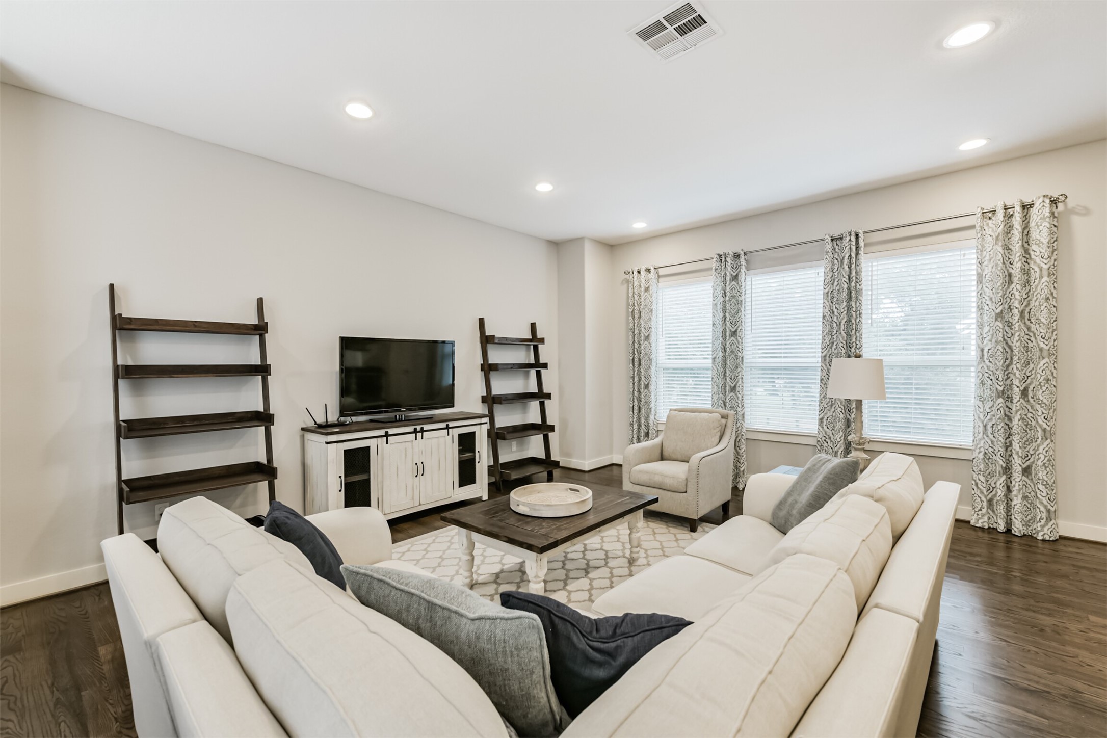 6623 Letein Street Property Photo 2