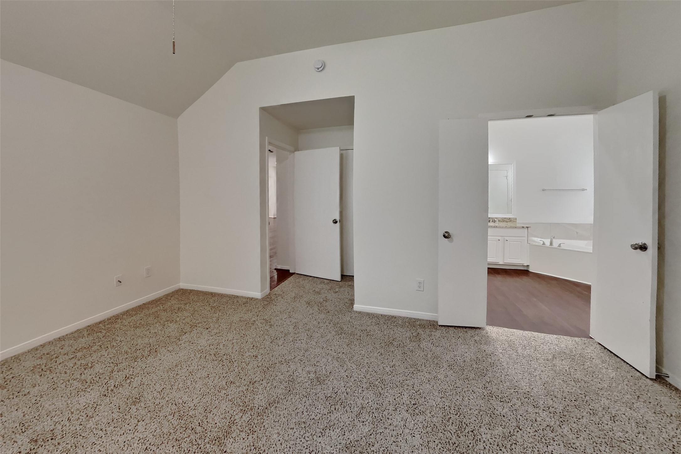 2615 Honeysuckle Walk Property Photo 9