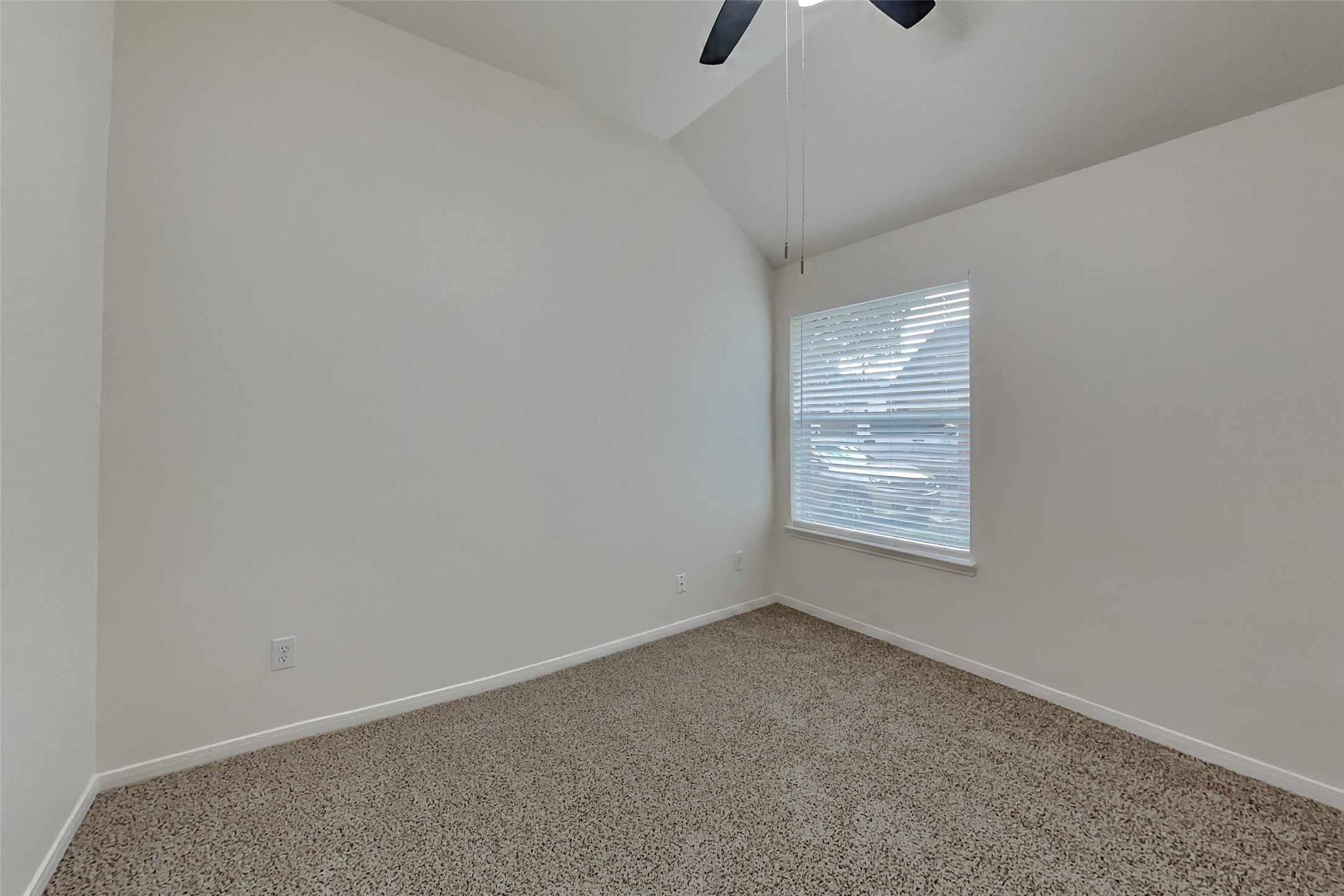 2615 Honeysuckle Walk Property Photo 14