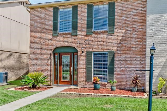 525 Longmeadow Street Property Photo 2