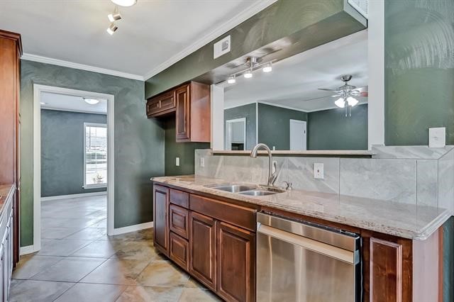 525 Longmeadow Street Property Photo 21