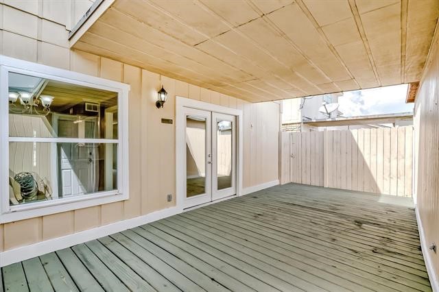 525 Longmeadow Street Property Photo 31