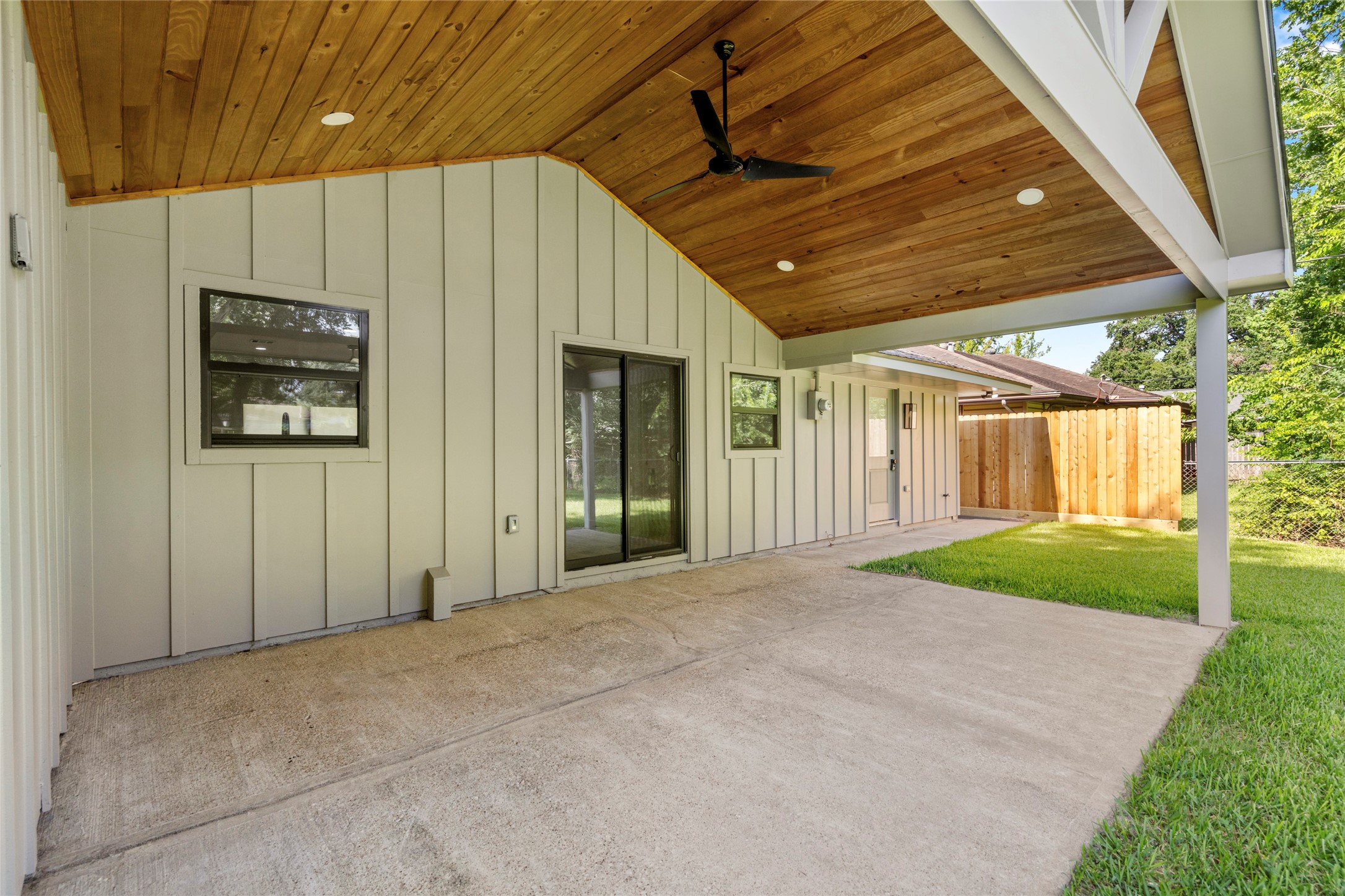9606 Pine Lake Drive Property Photo 33