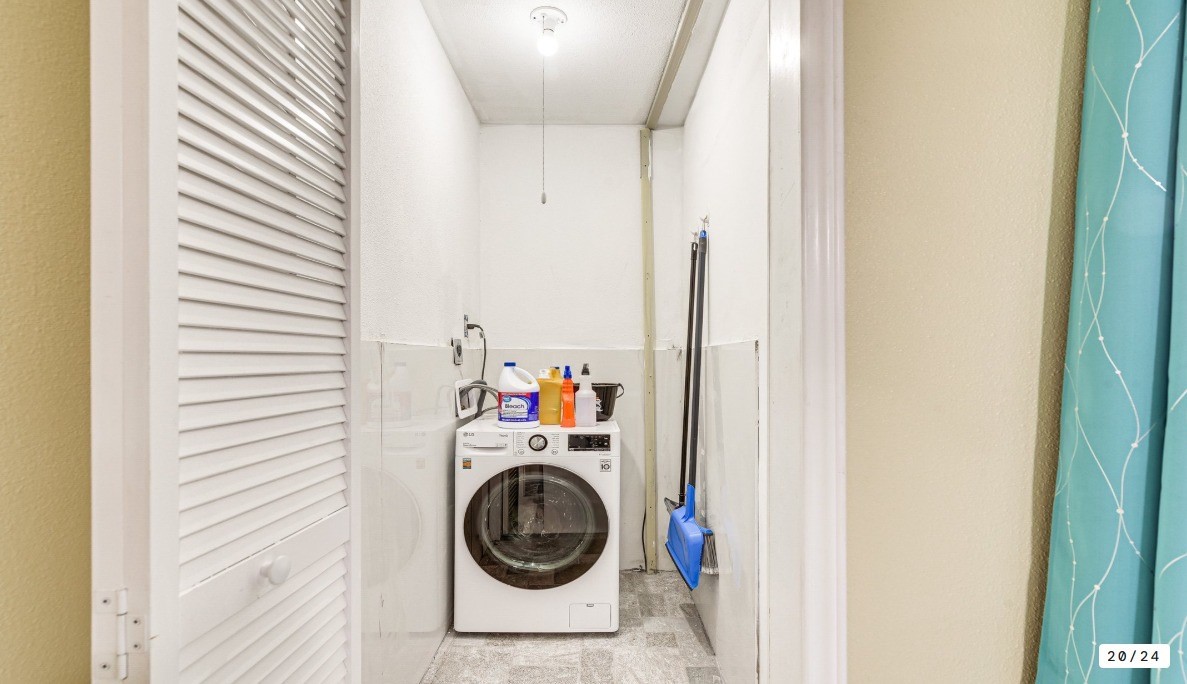 2824 S Bartell Drive 27 Property Photo 12