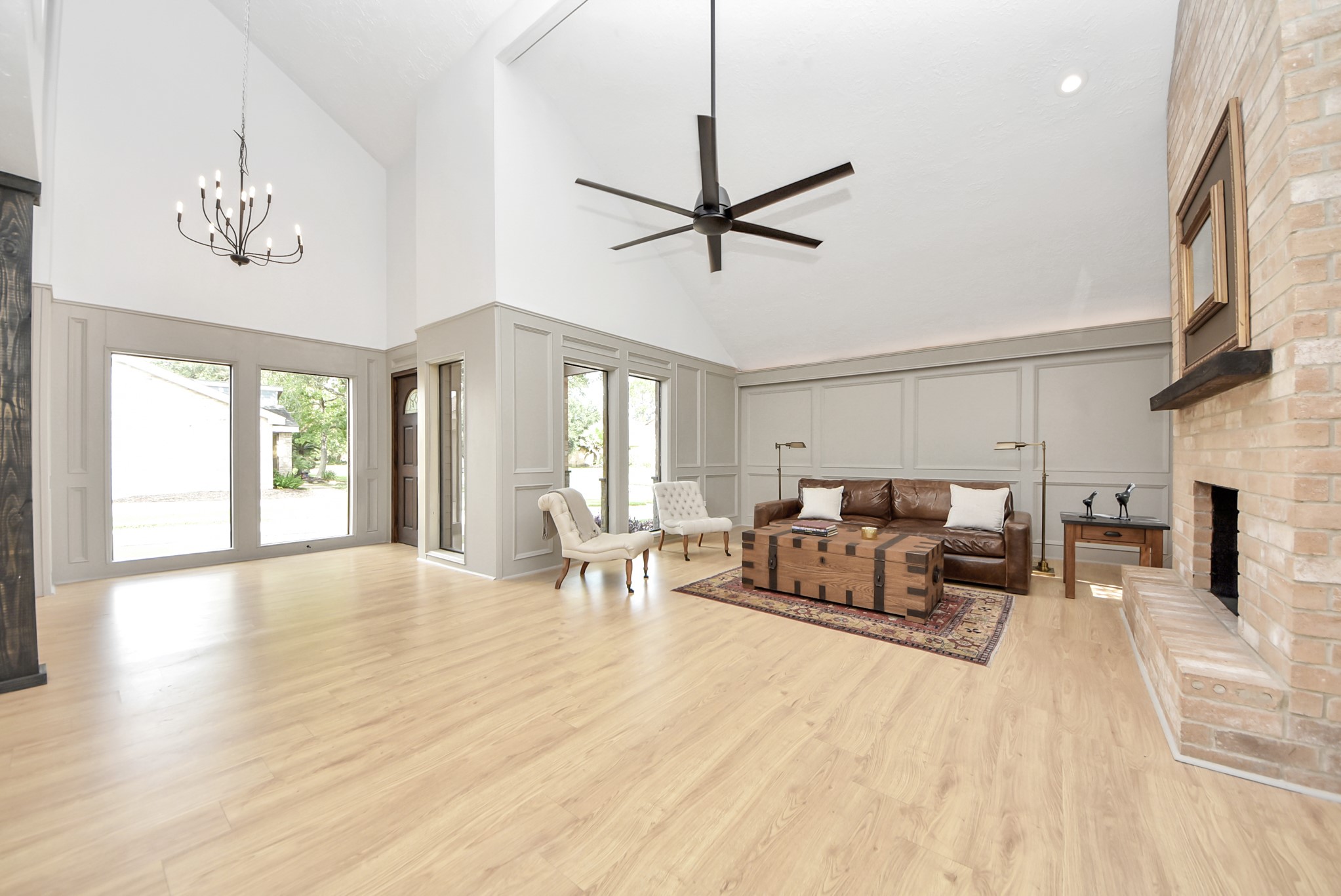 407 Hedgecroft Drive Property Photo 8