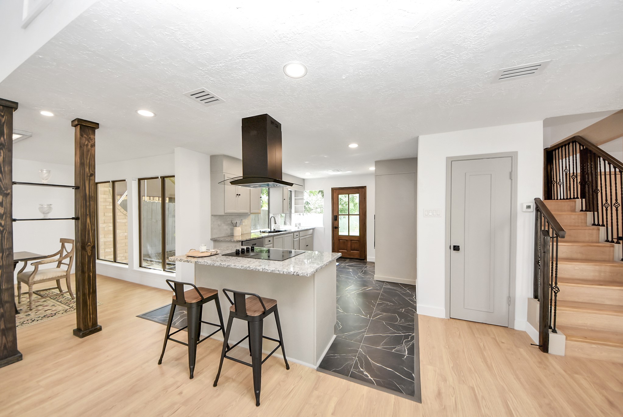 407 Hedgecroft Drive Property Photo 13