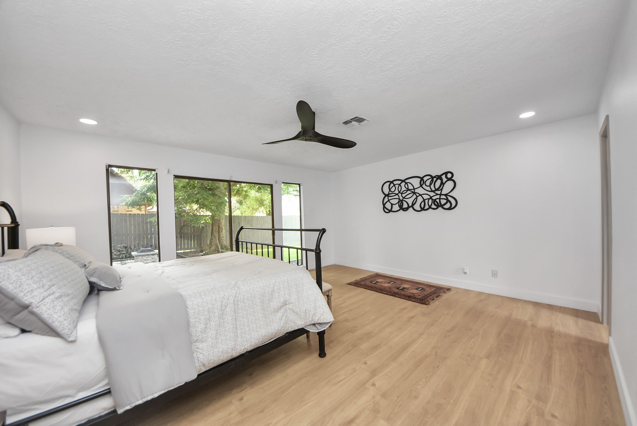 407 Hedgecroft Drive Property Photo 21