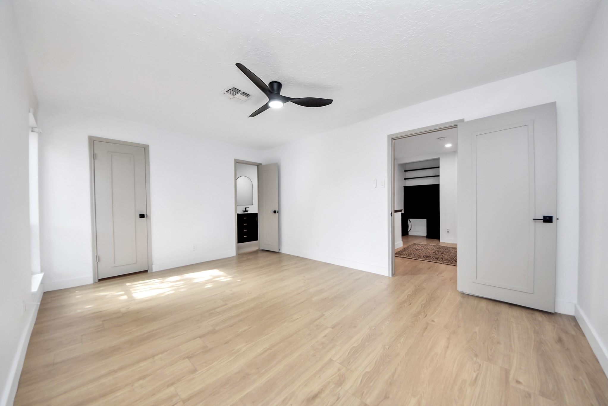 407 Hedgecroft Drive Property Photo 32