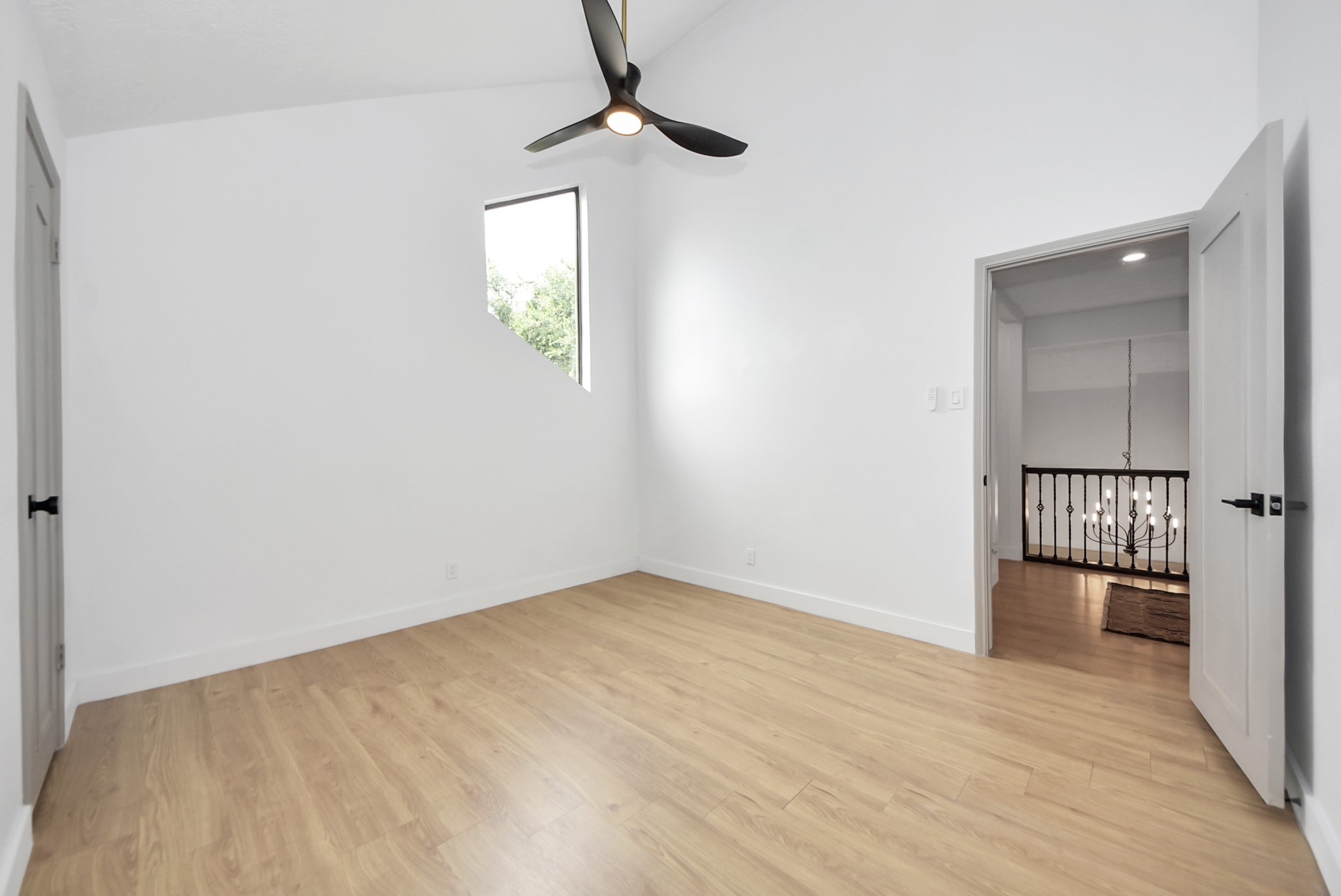 407 Hedgecroft Drive Property Photo 36