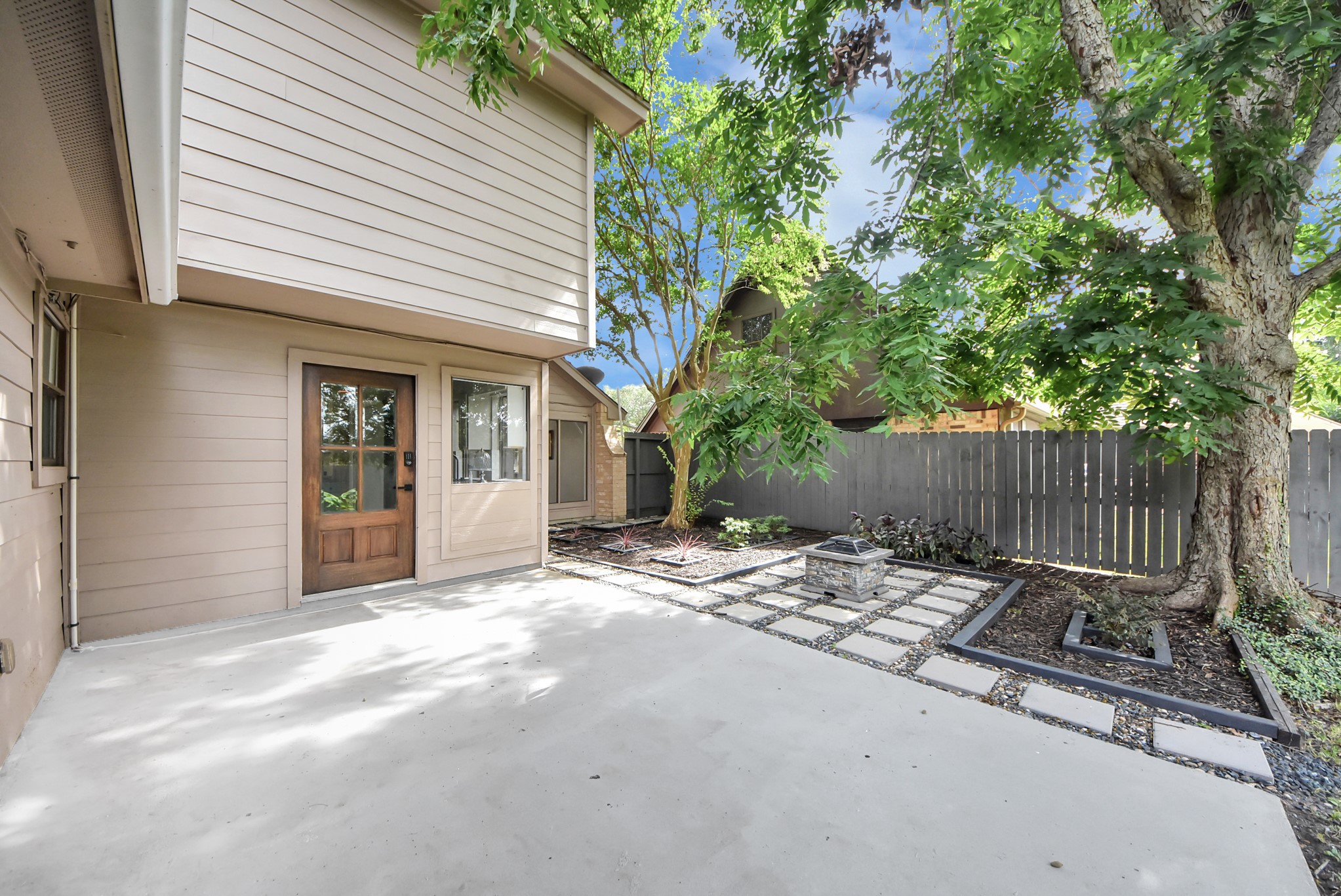 407 Hedgecroft Drive Property Photo 44