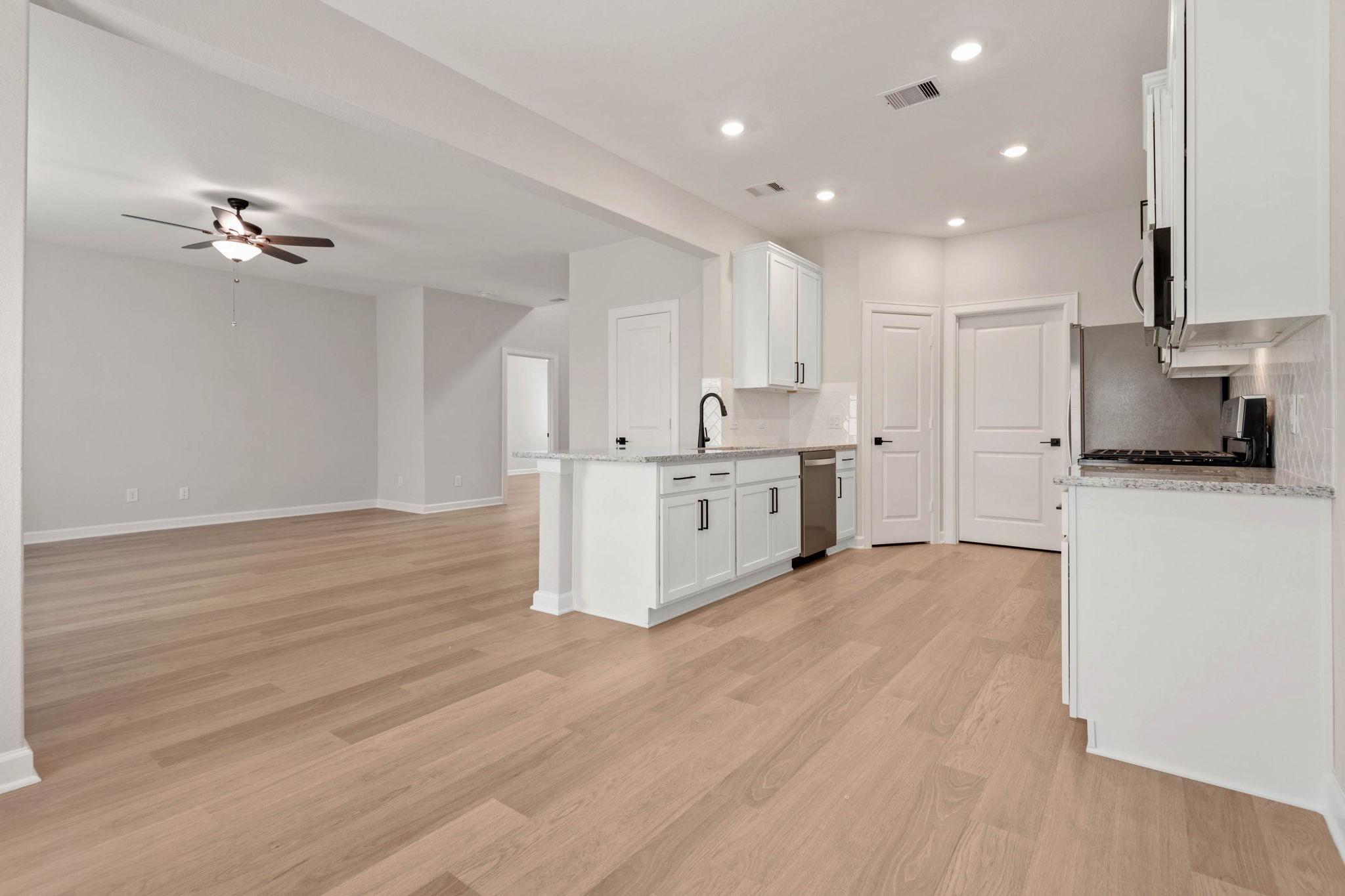 21571 Bluebonnet Bay Drive Property Photo 8