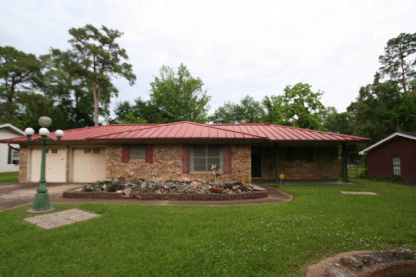 331 County Road 857 Property Photo 1