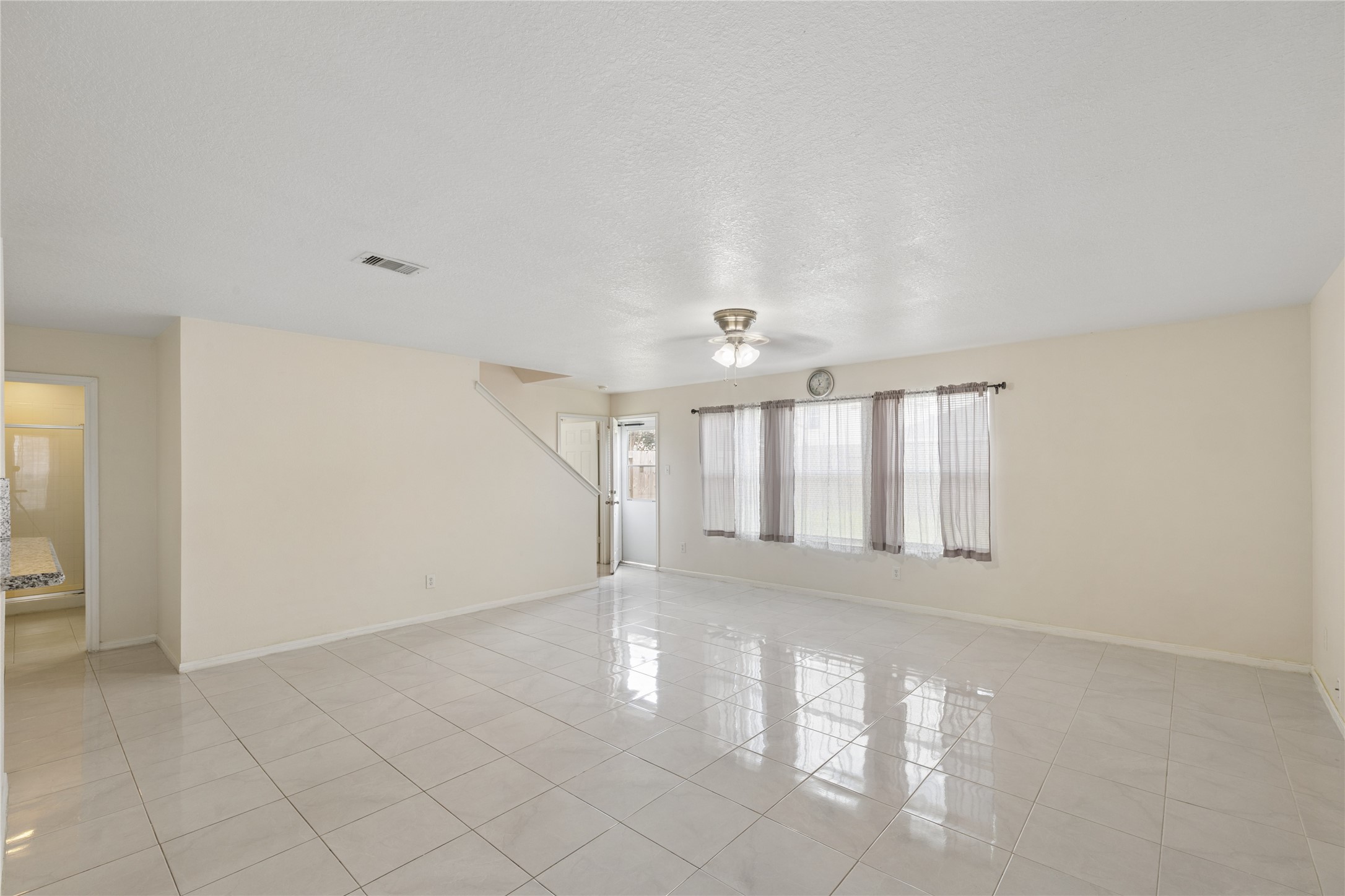19514 Swan Valley Drive Property Photo 3