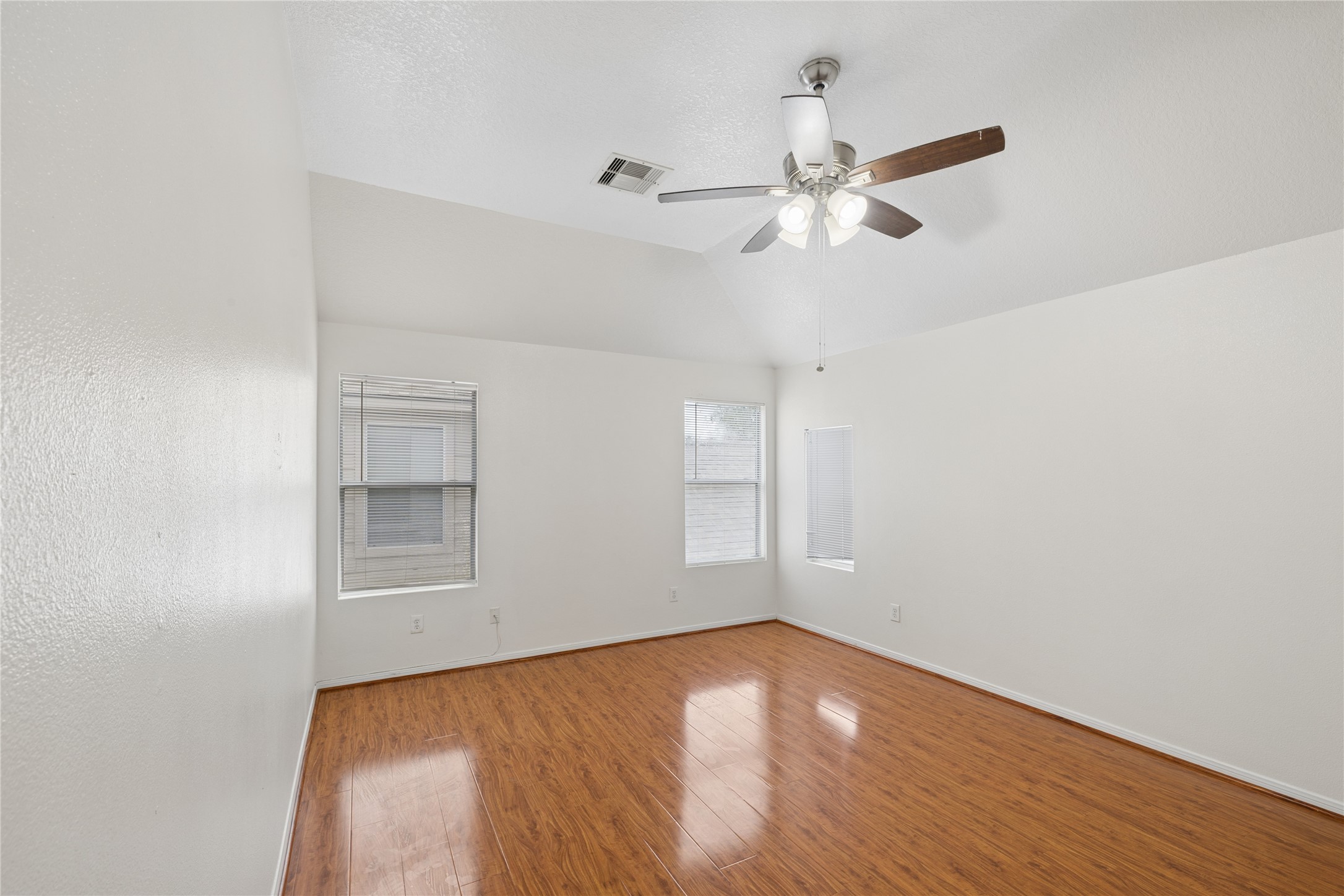 19514 Swan Valley Drive Property Photo 5