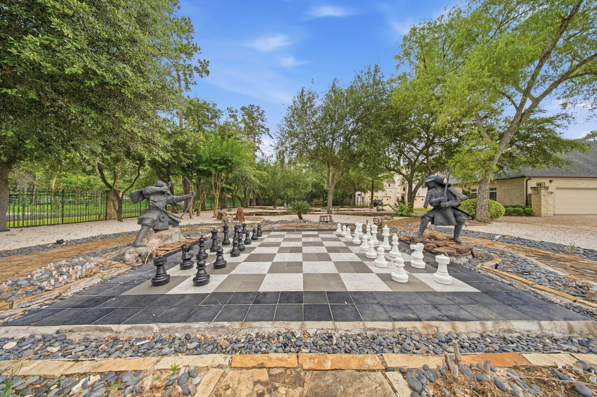 728 Crestbend Drive, Houston Tx 77042 Property Photo 4