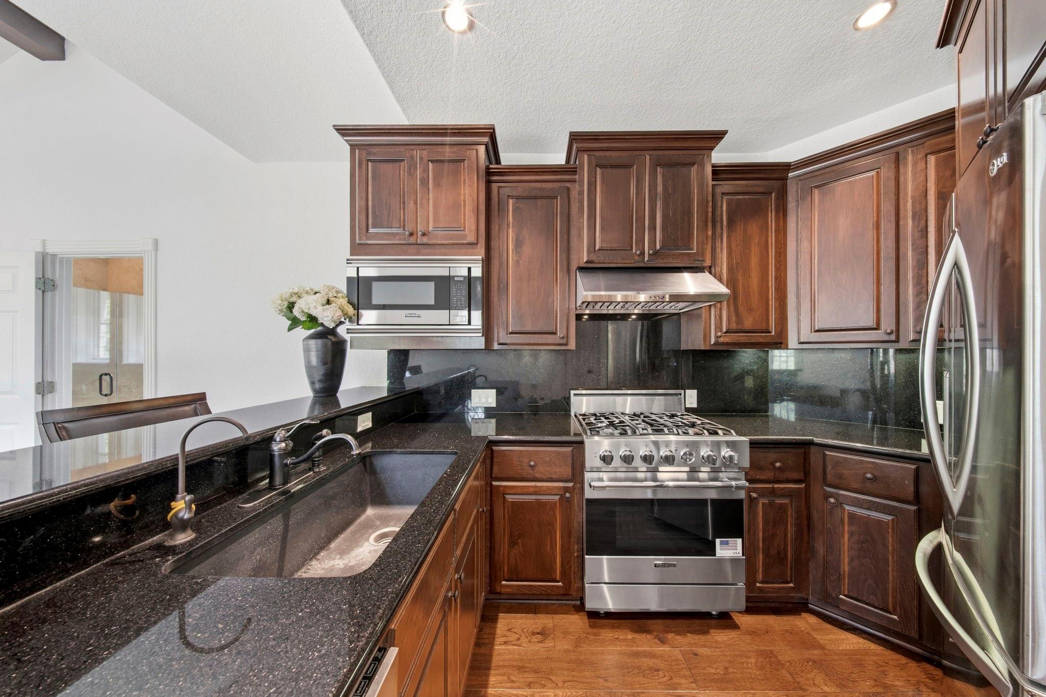 728 Crestbend Drive, Houston Tx 77042 Property Photo 19