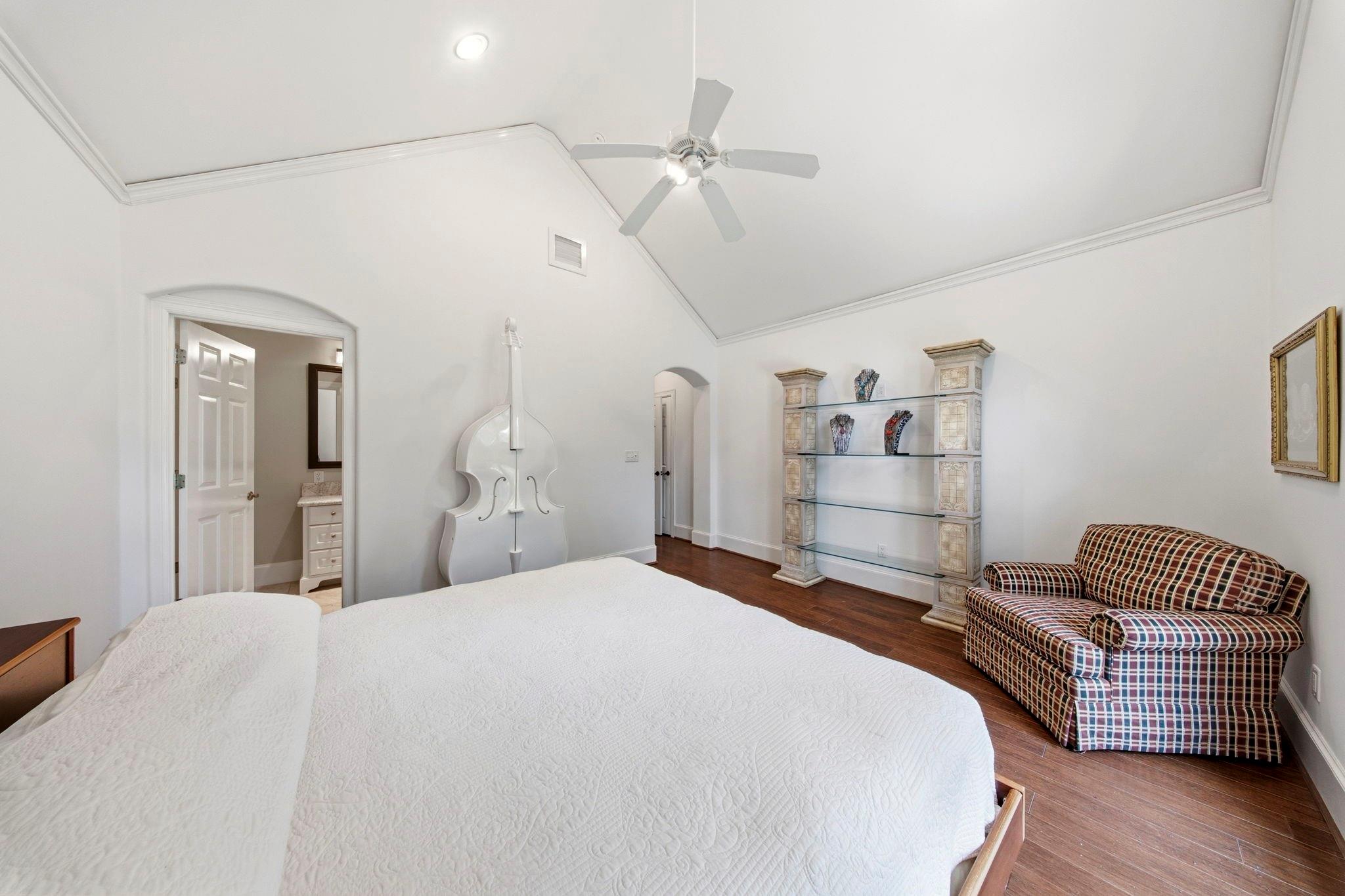 728 Crestbend Drive, Houston Tx 77042 Property Photo 20