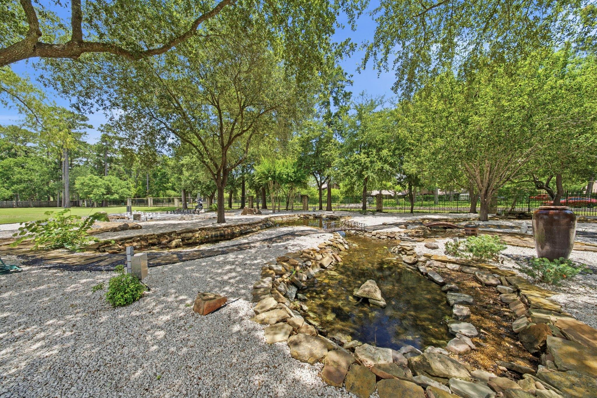 728 Crestbend Drive, Houston Tx 77042 Property Photo 29
