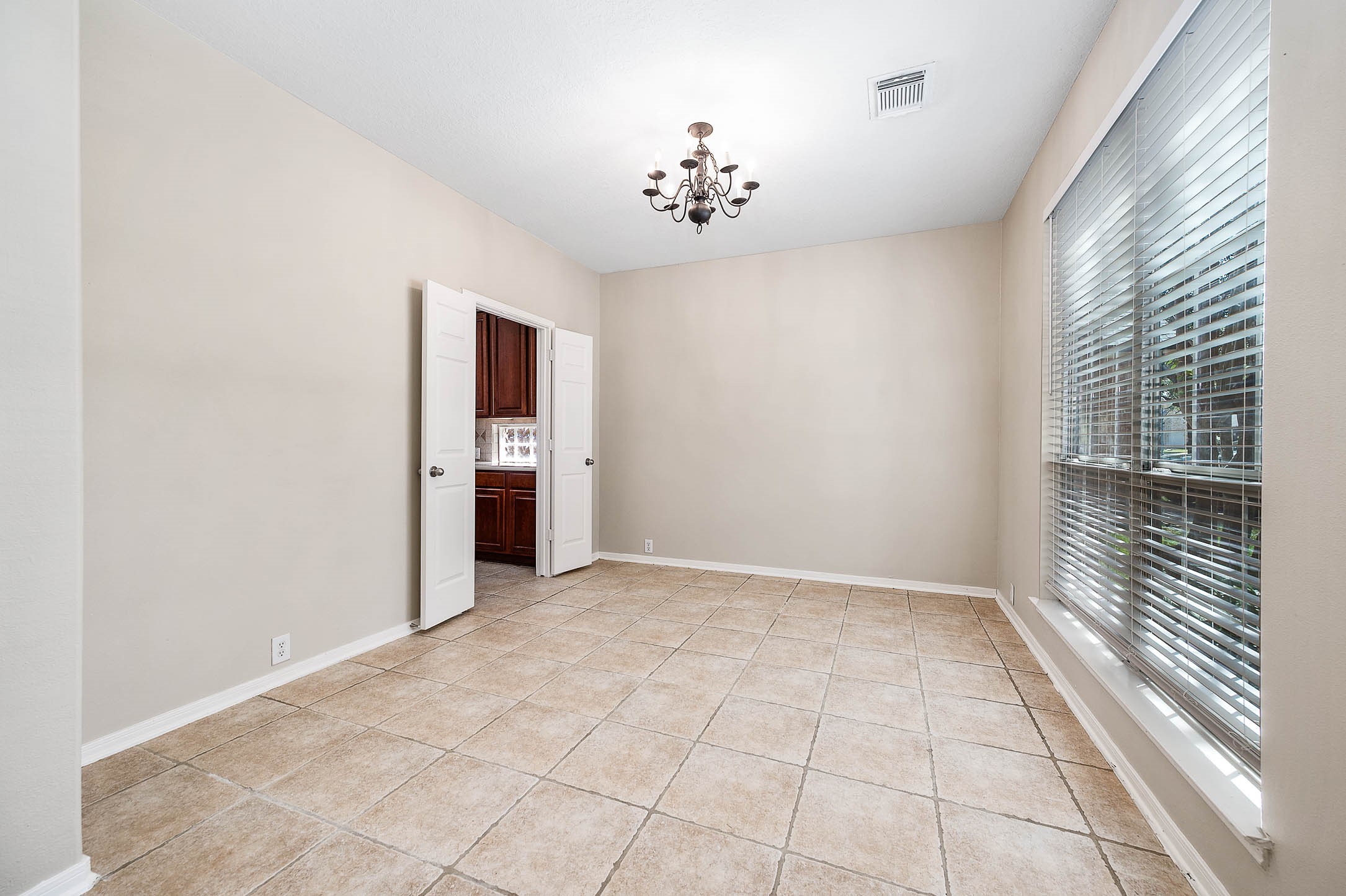 2511 Sunlight Lane Property Photo 5