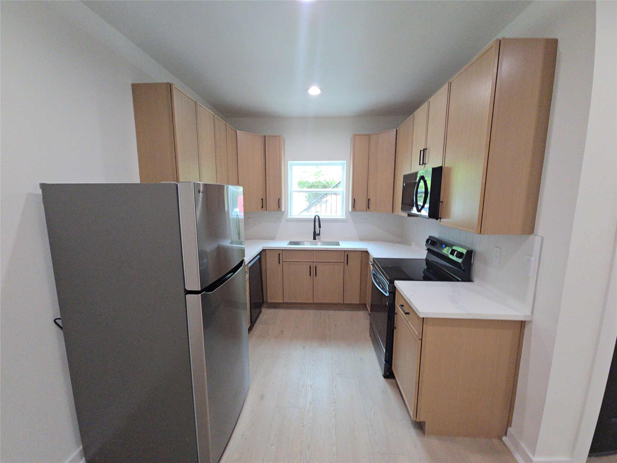 8101 Venus Street B Property Photo 7