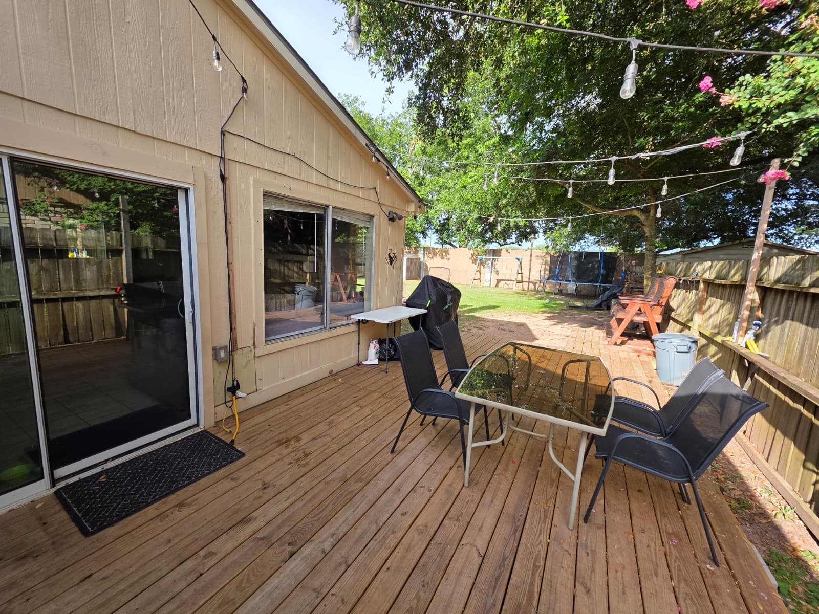 1406 Ashwood Drive Property Photo 3