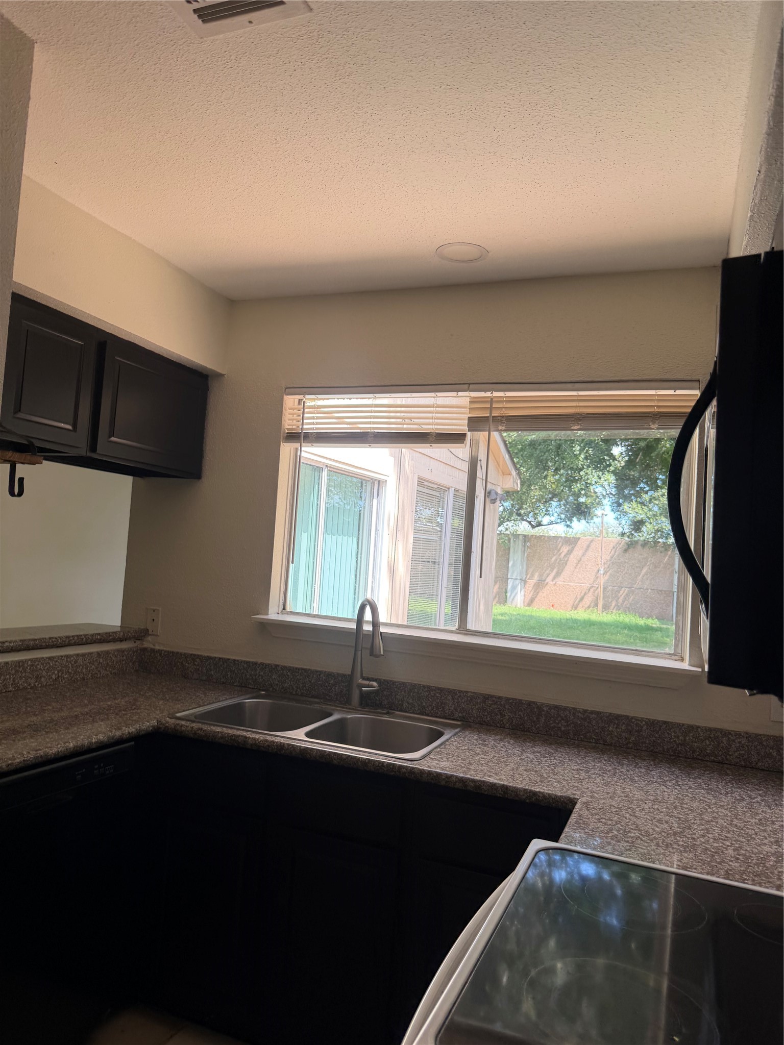 1406 Ashwood Drive Property Photo 13