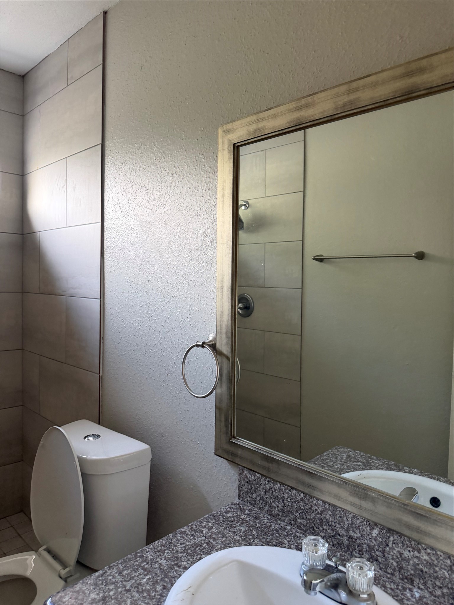 1406 Ashwood Drive Property Photo 27
