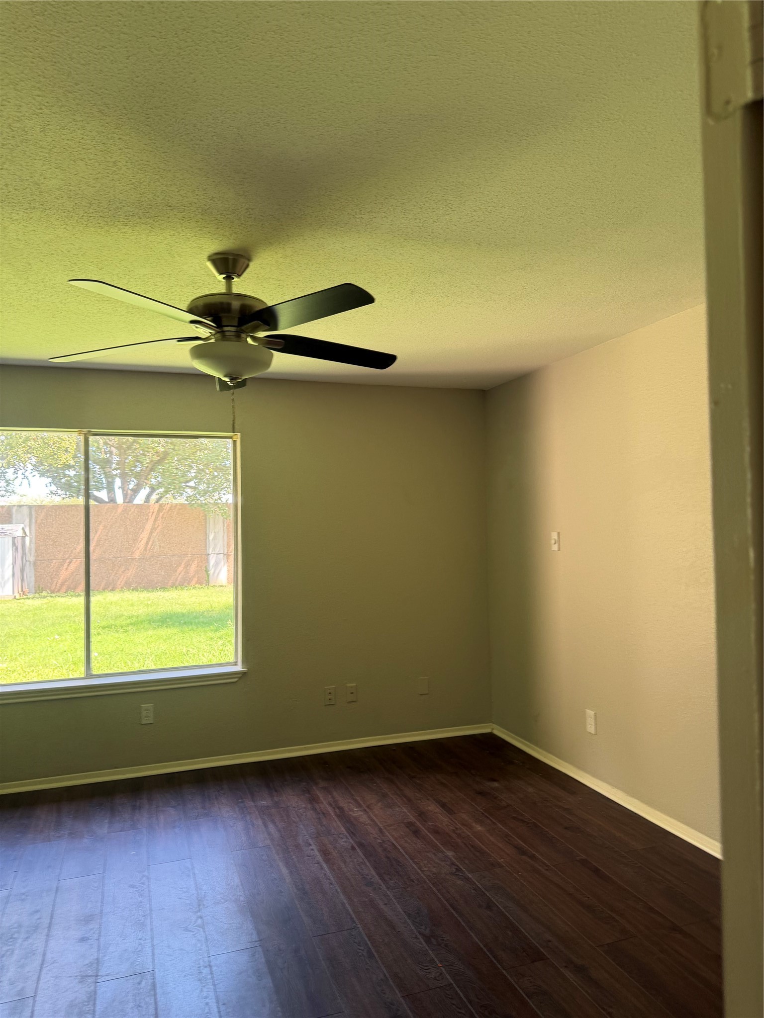 1406 Ashwood Drive Property Photo 28
