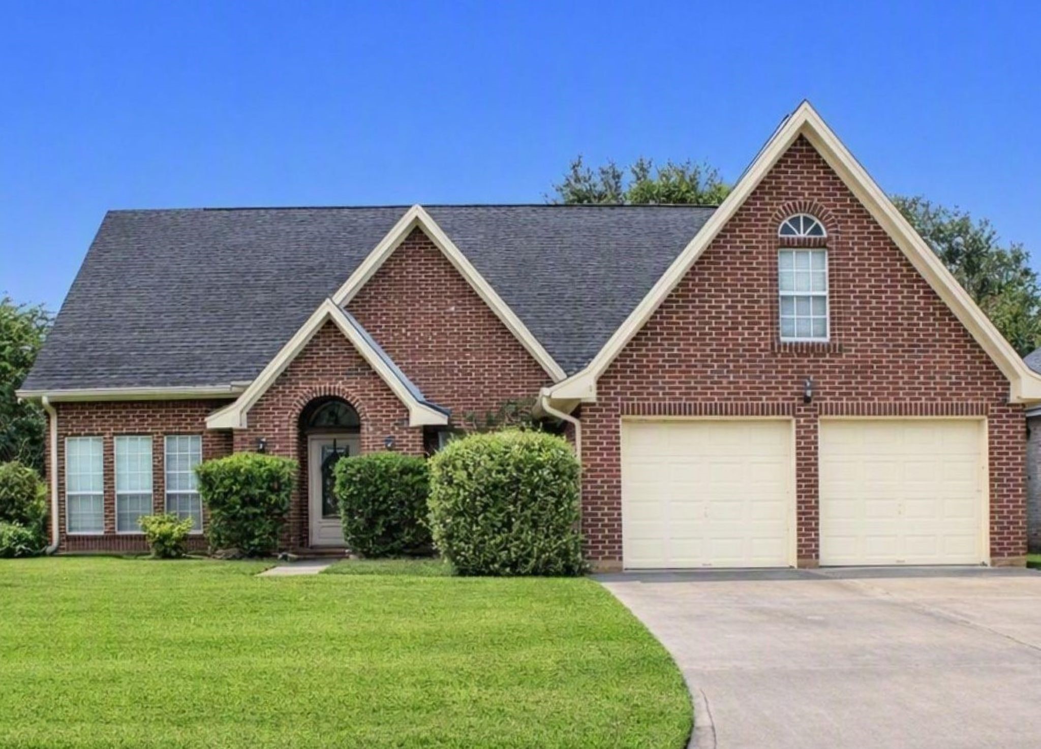 2186 Riverside Drive Property Photo 1
