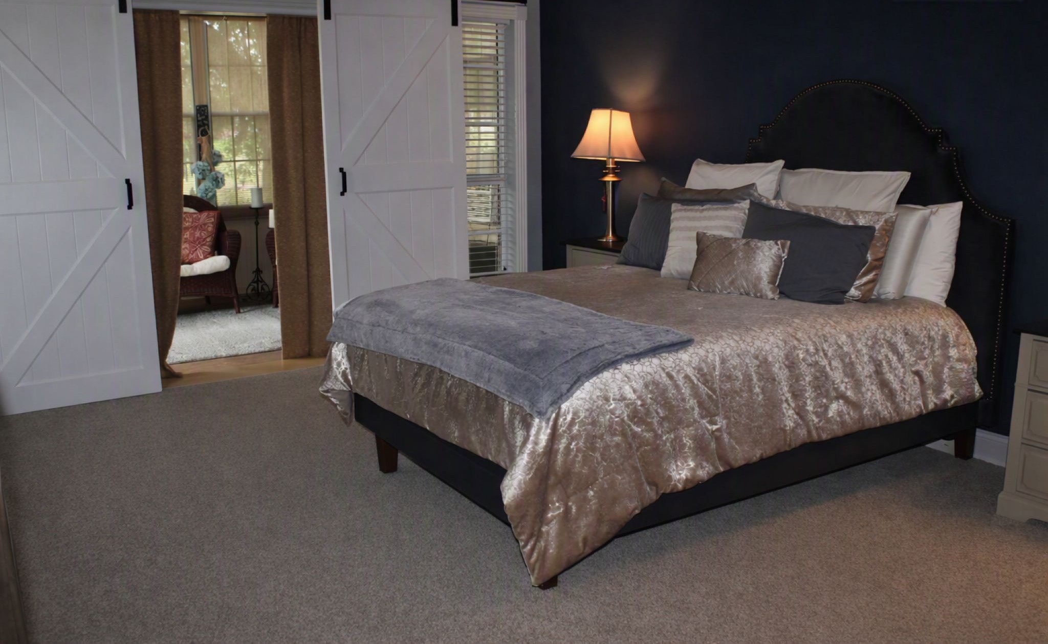 2186 Riverside Drive Property Photo 16