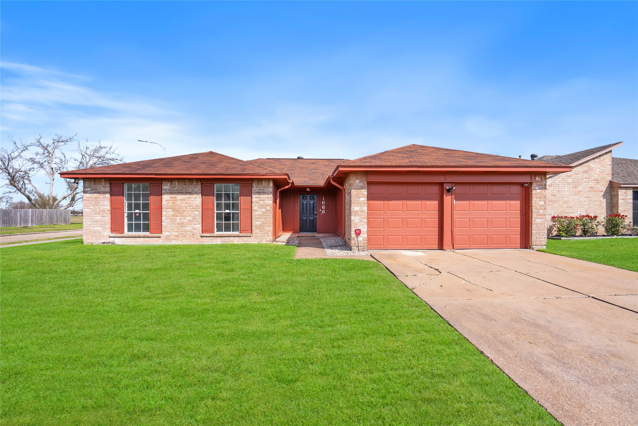 1666 Meadow Green Drive Property Photo