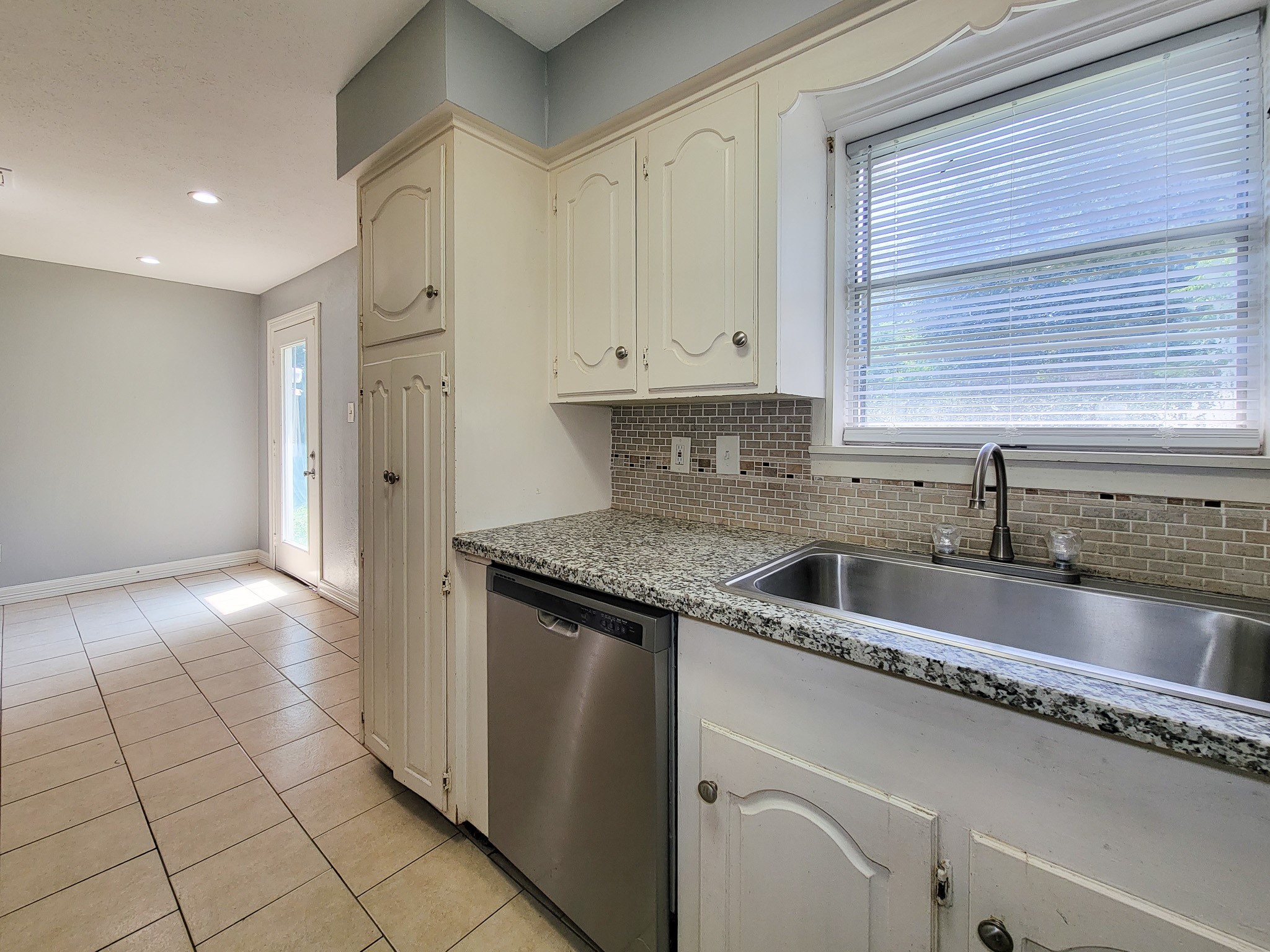 6109 Arthington Street Property Photo 20