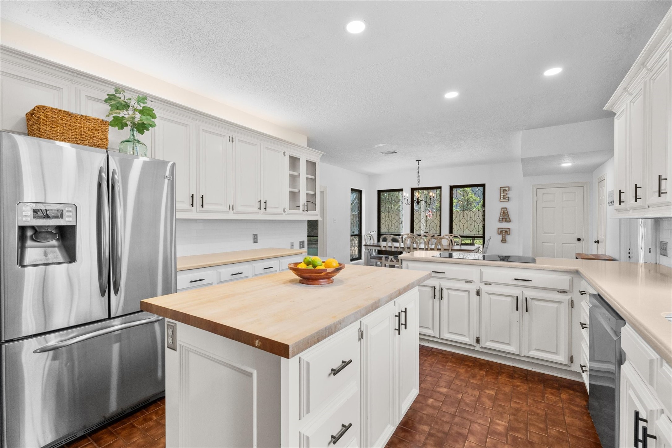 16023 Mickleham Drive Property Photo 13