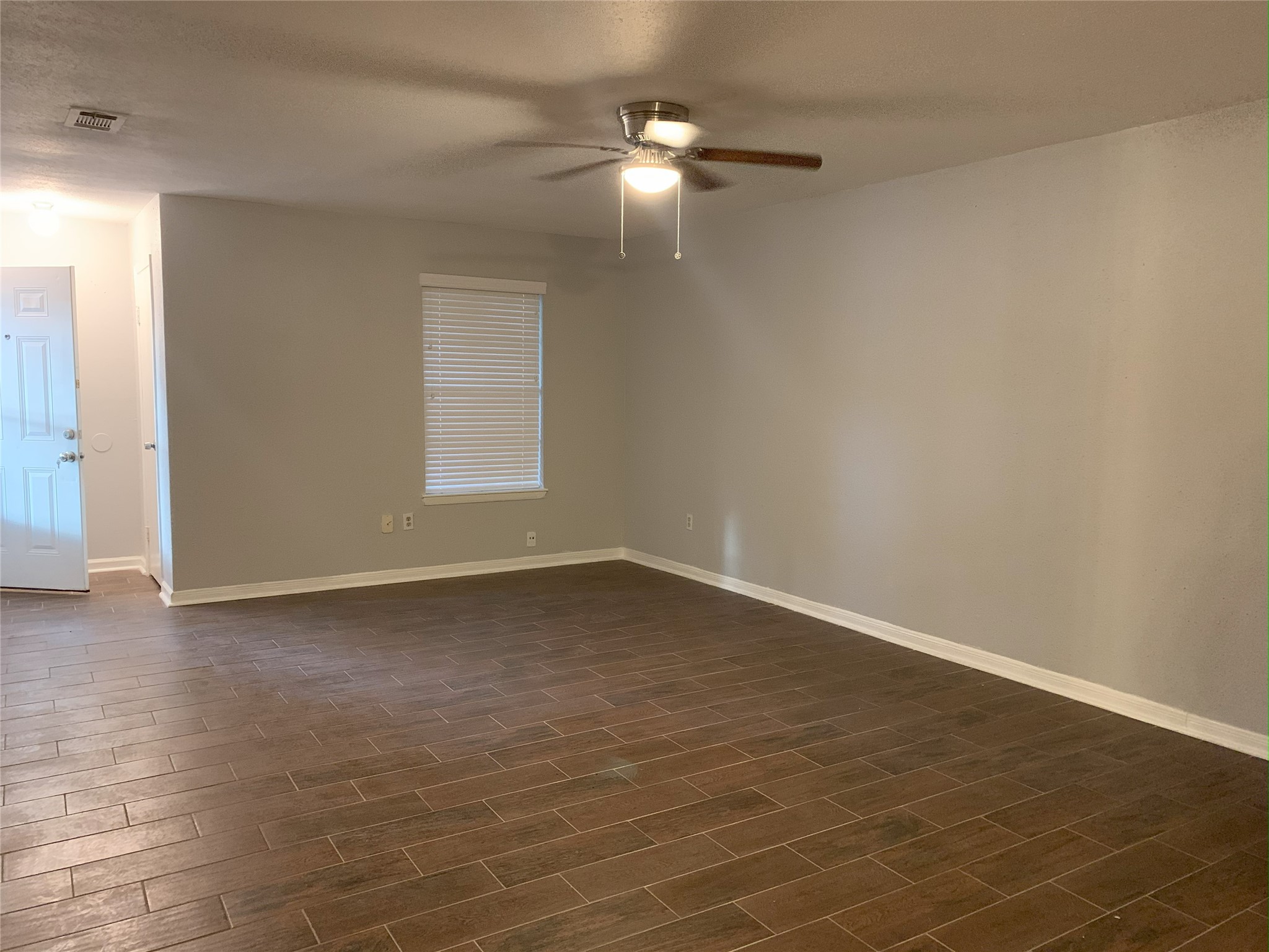 3325 Scotch Moss Lane Property Photo 3