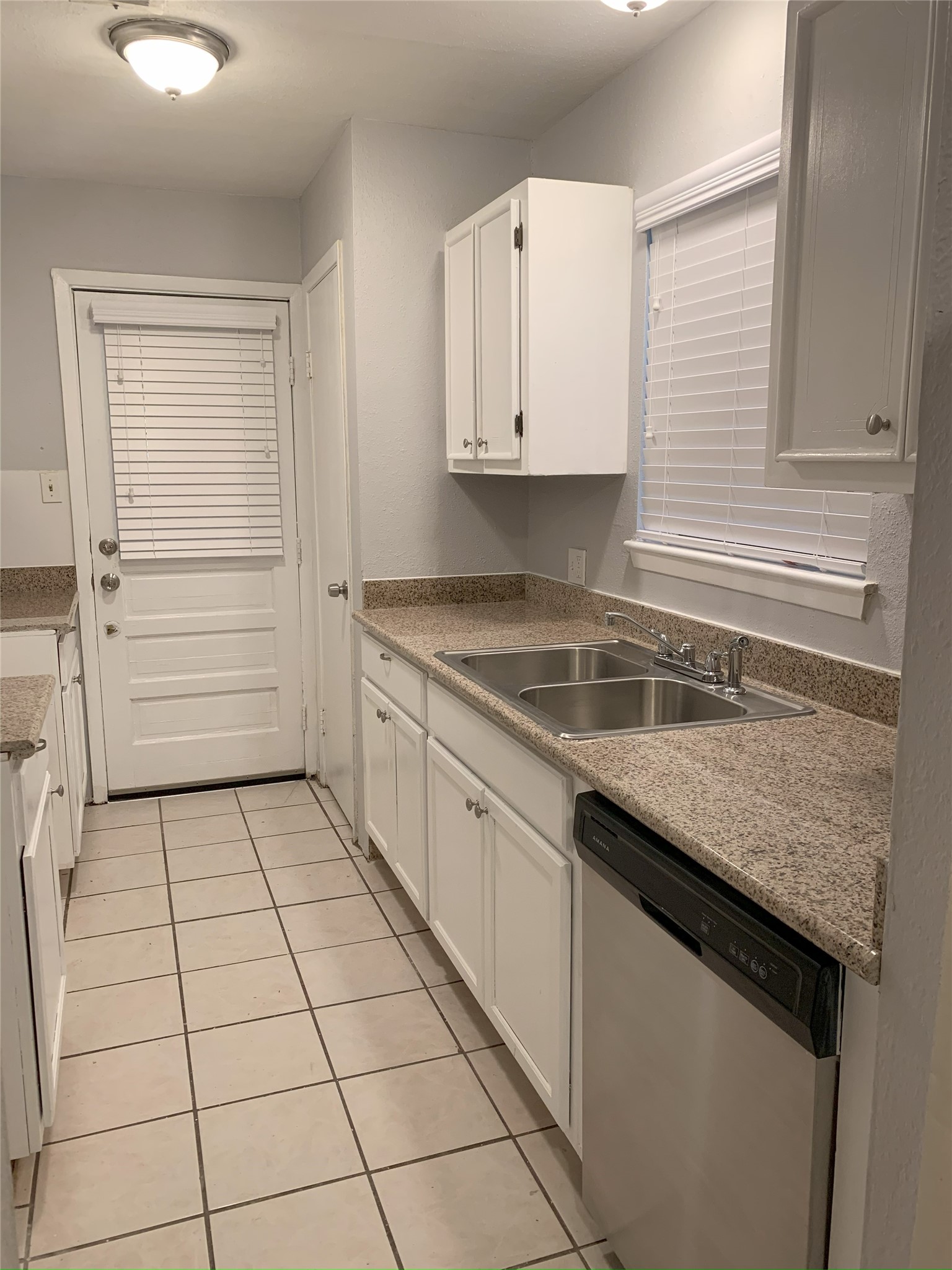 3325 Scotch Moss Lane Property Photo 4