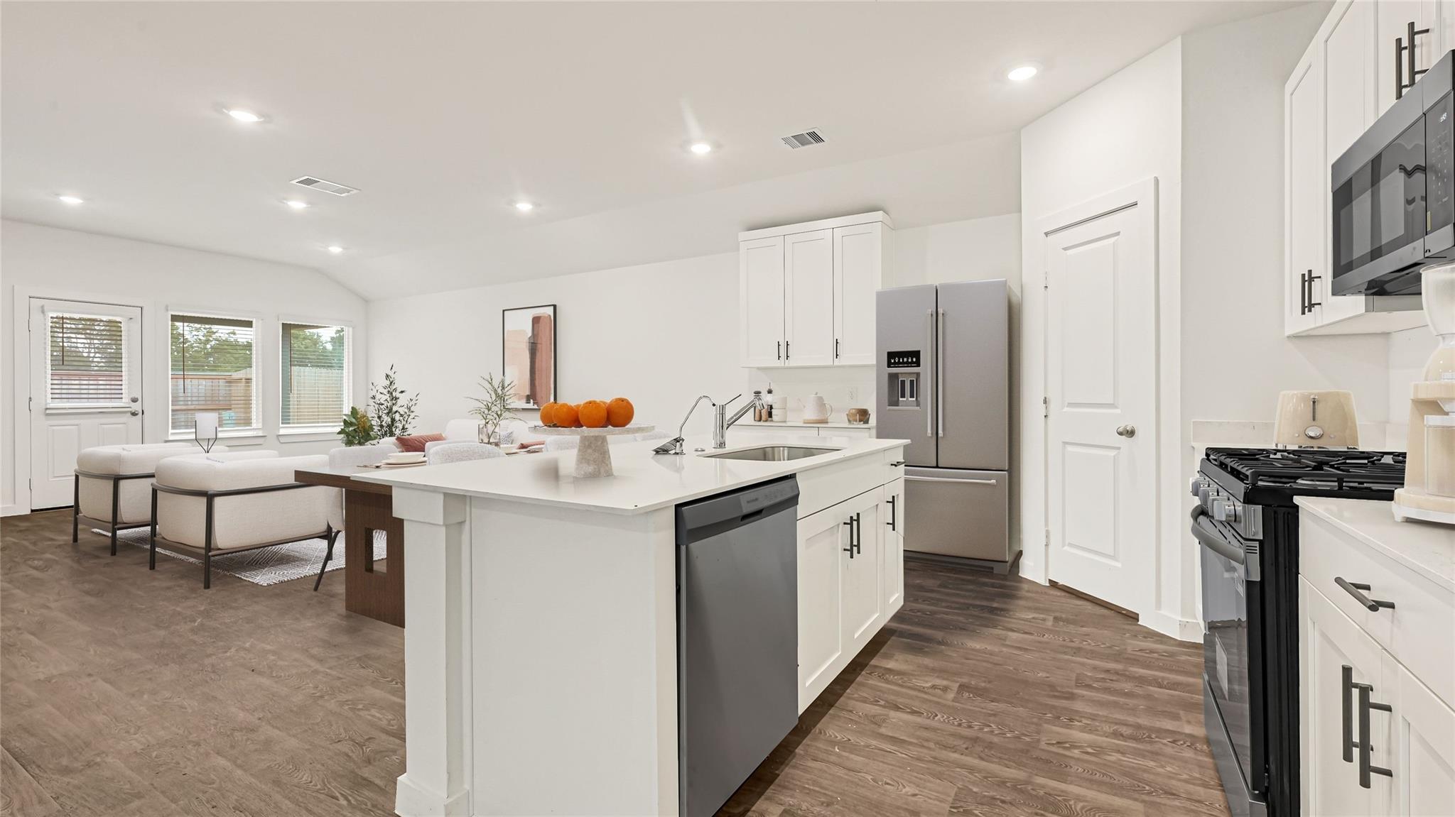 6803 Canyon Breeze Drive Property Photo 3