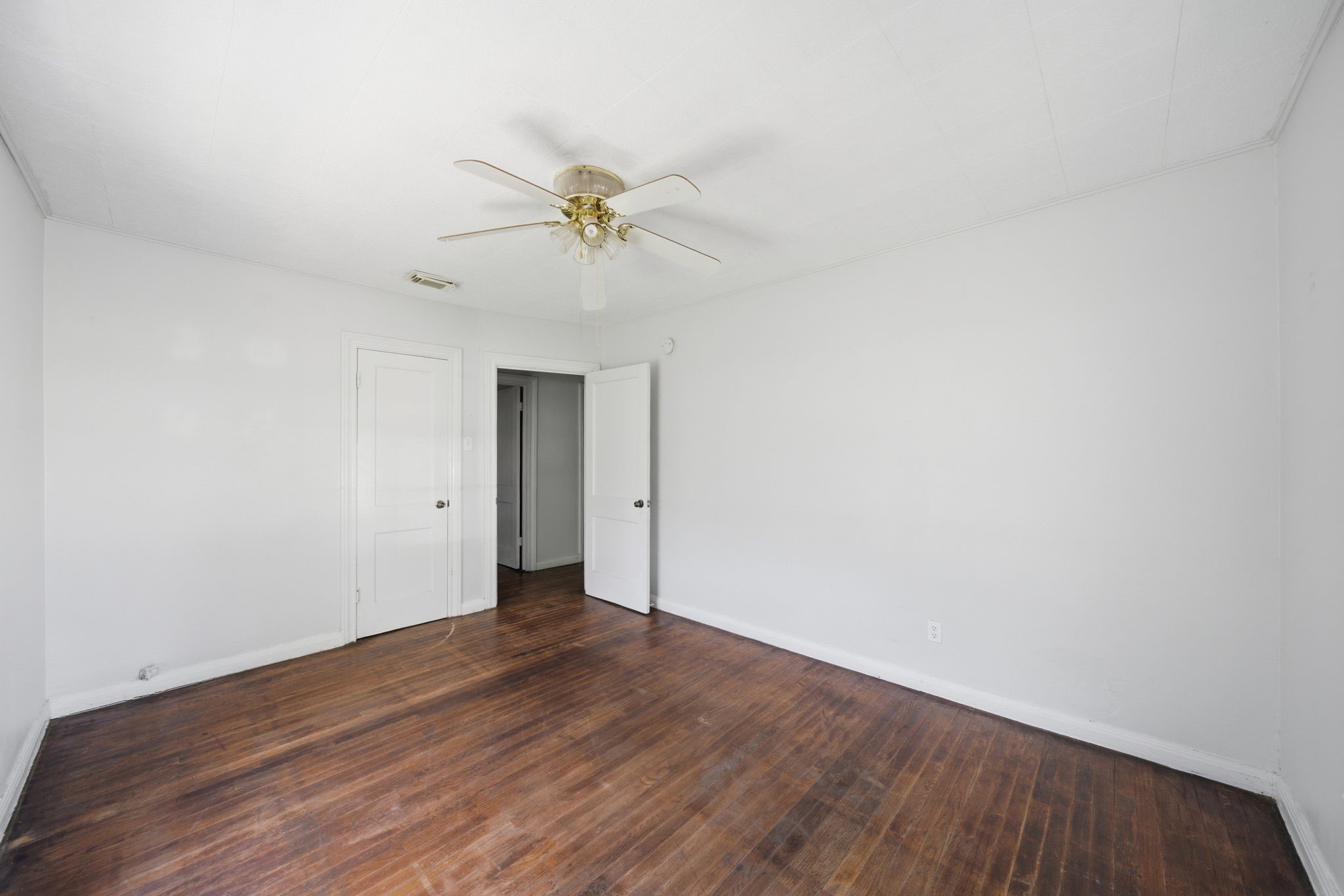 410 Live Oak Street Property Photo 10