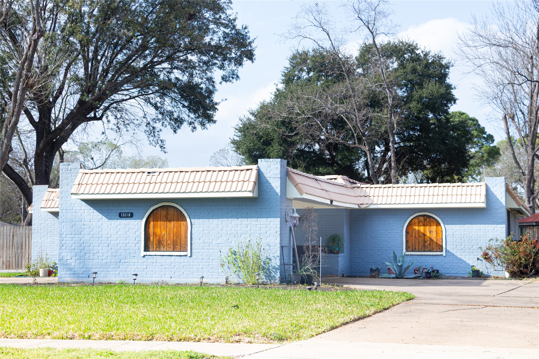 15318 Leeds Lane Property Photo 1