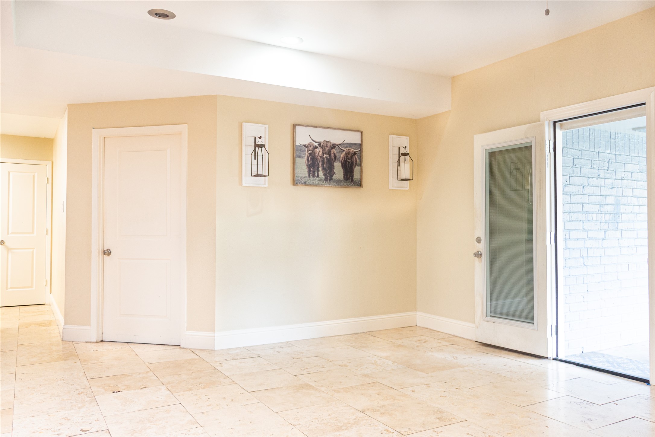15318 Leeds Lane Property Photo 8