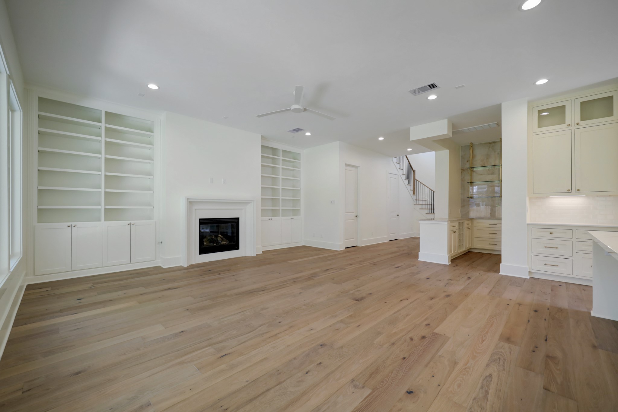 1046 Gardenia Drive Property Photo 1