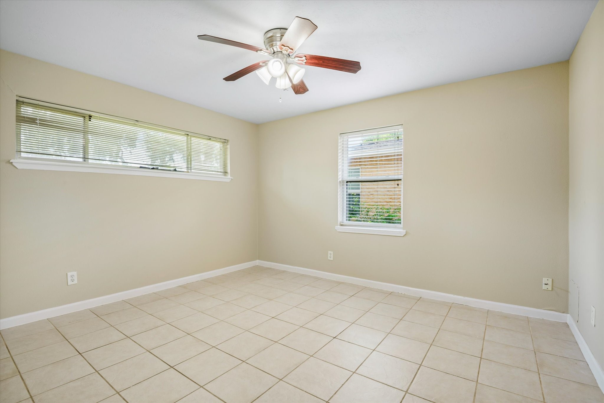1865 Dolphin Drive Property Photo 20