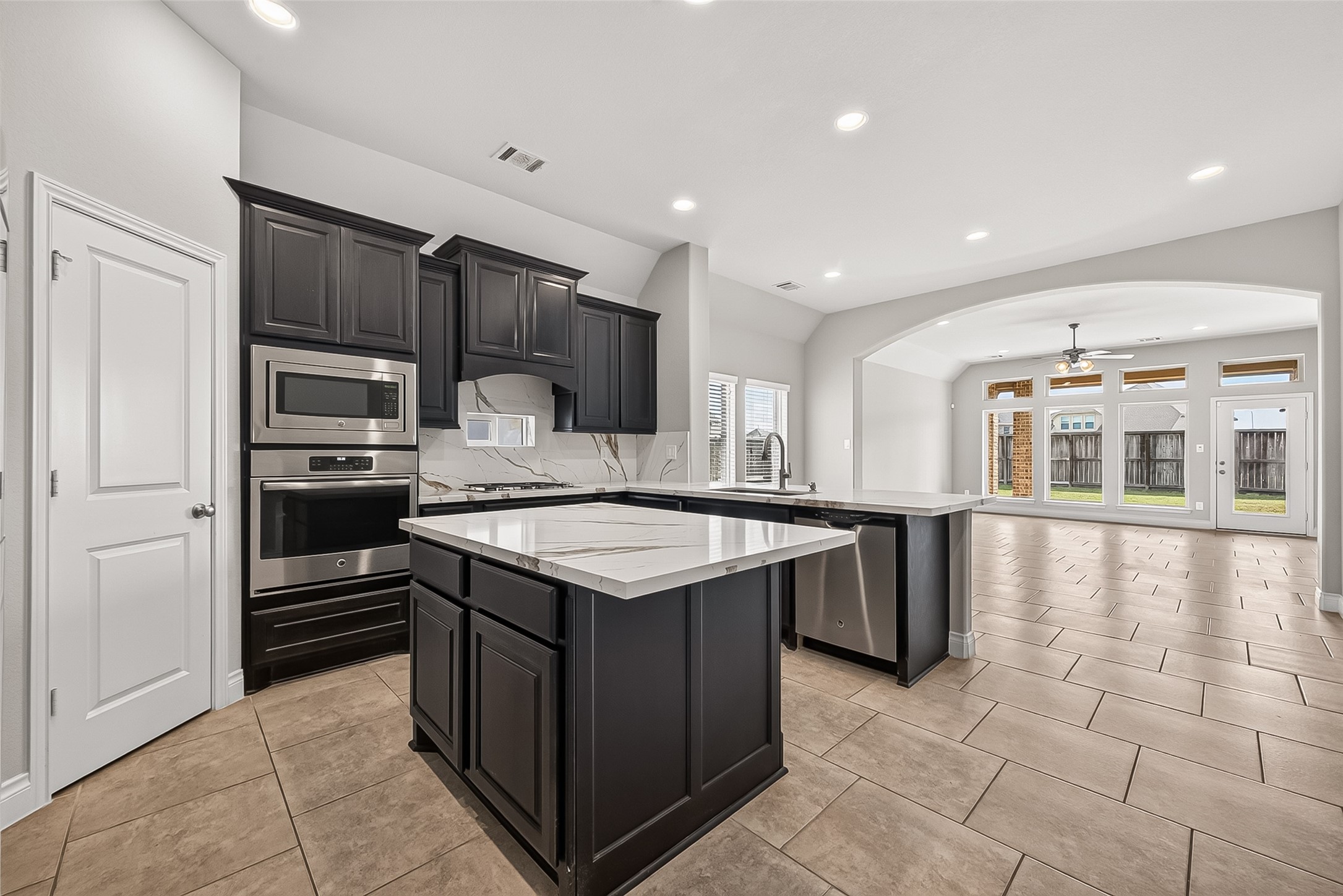 2107 Cinnamon Teal Circle Property Photo 6