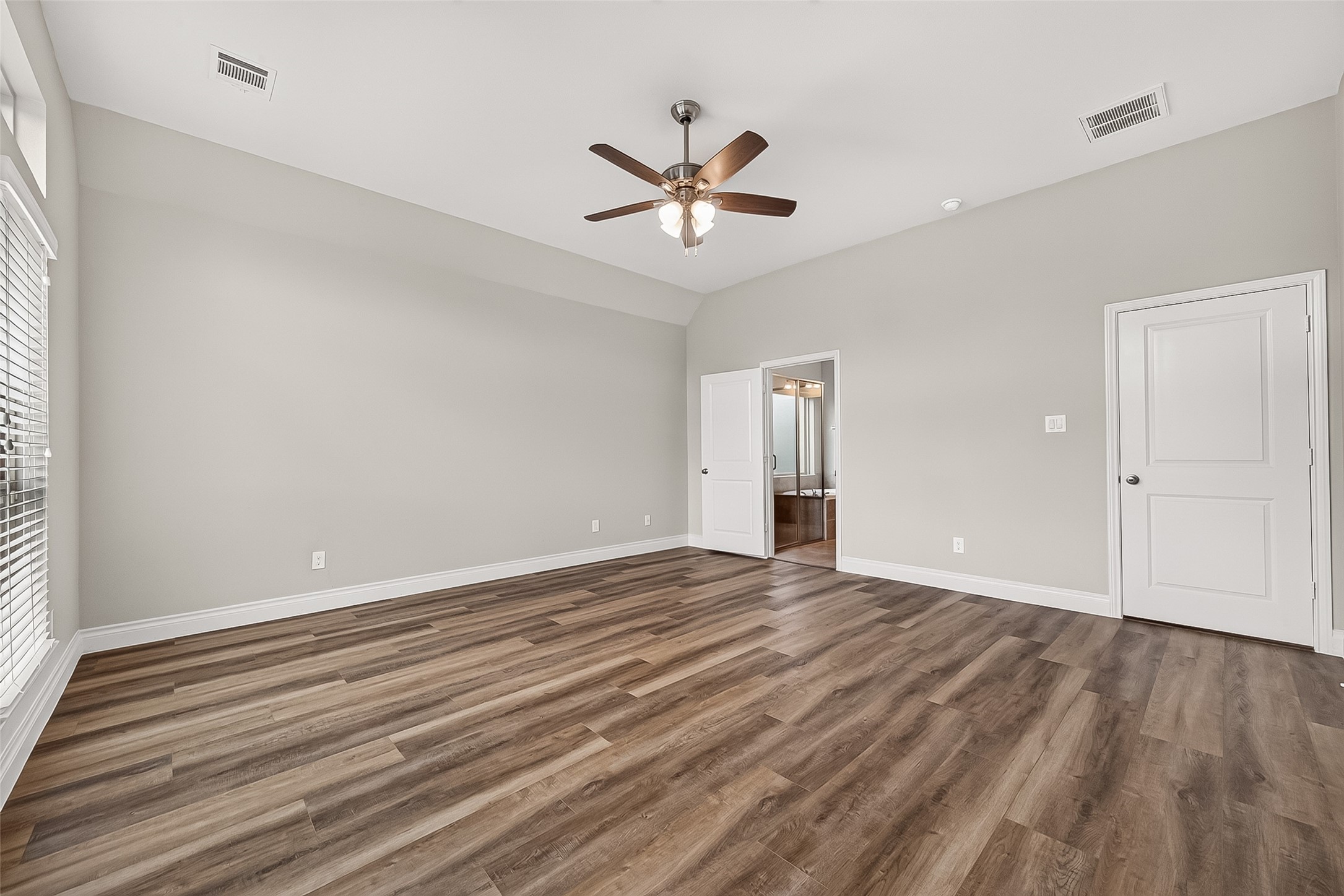 2107 Cinnamon Teal Circle Property Photo 14