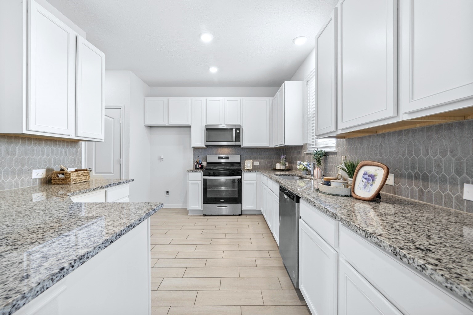 21230 Harbor Shore Drive Property Photo 7