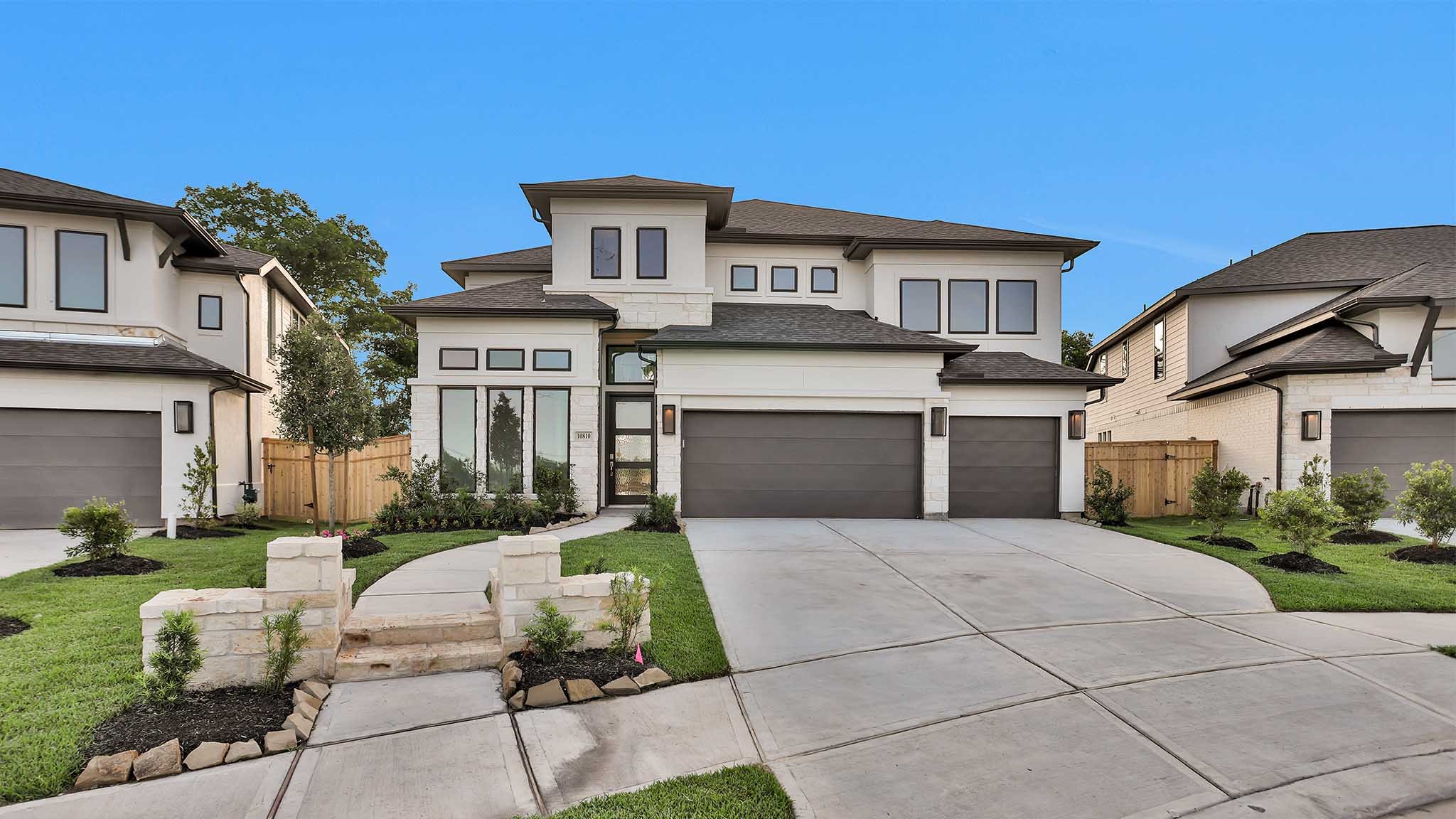 10810 Valencia Bend Drive Property Photo 1