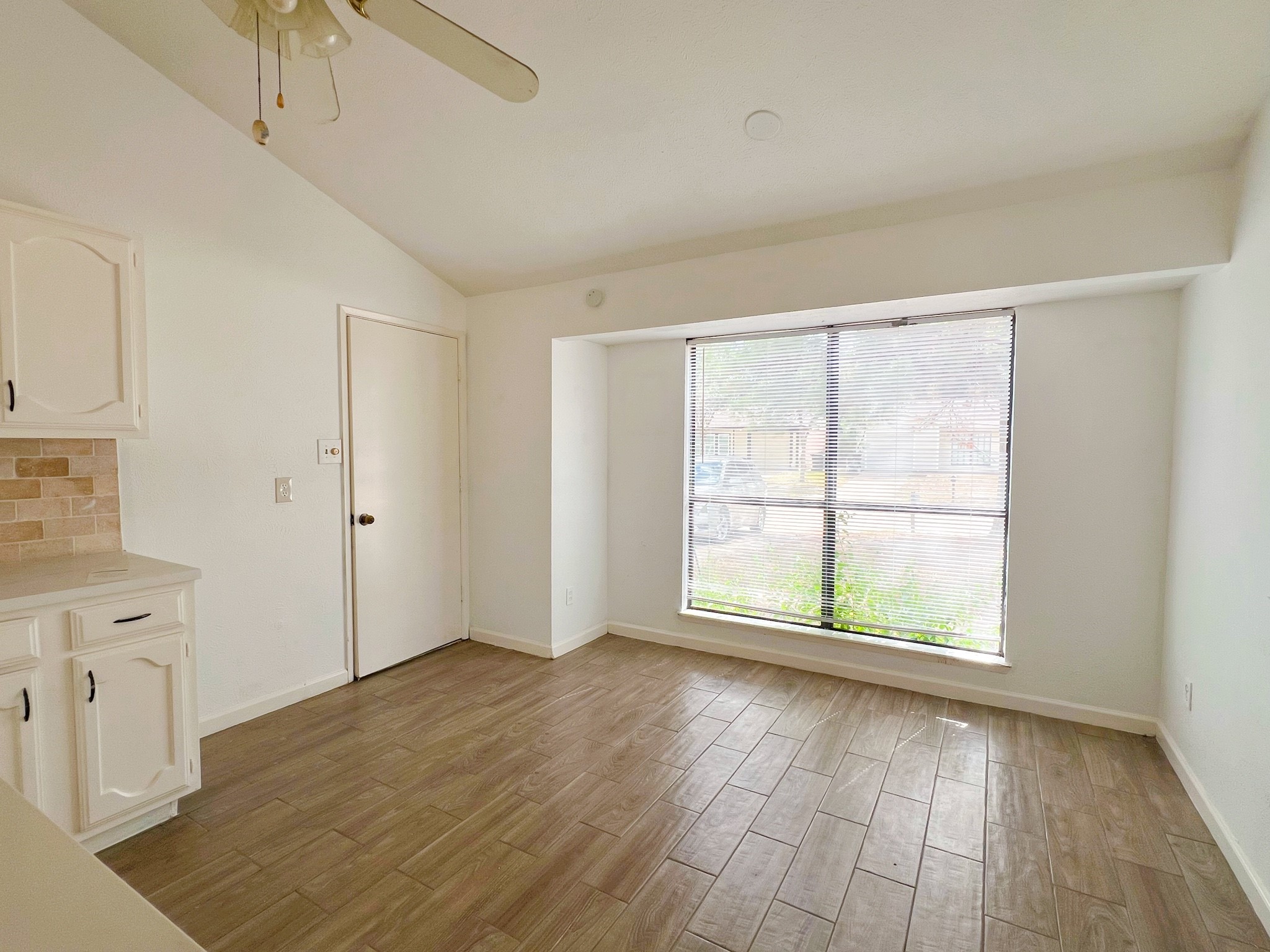 24126 Jumping Jay Lane Property Photo 9